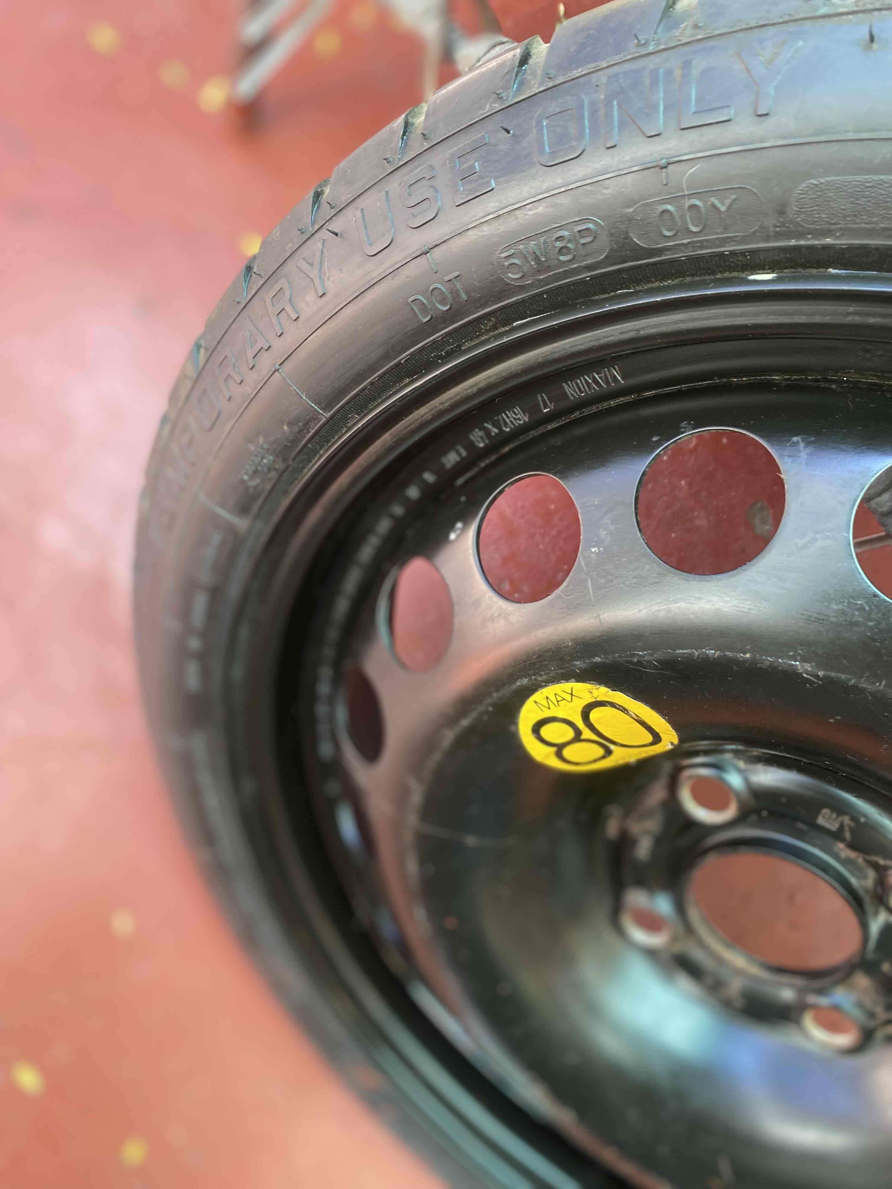 Rueda de repuesto temporal