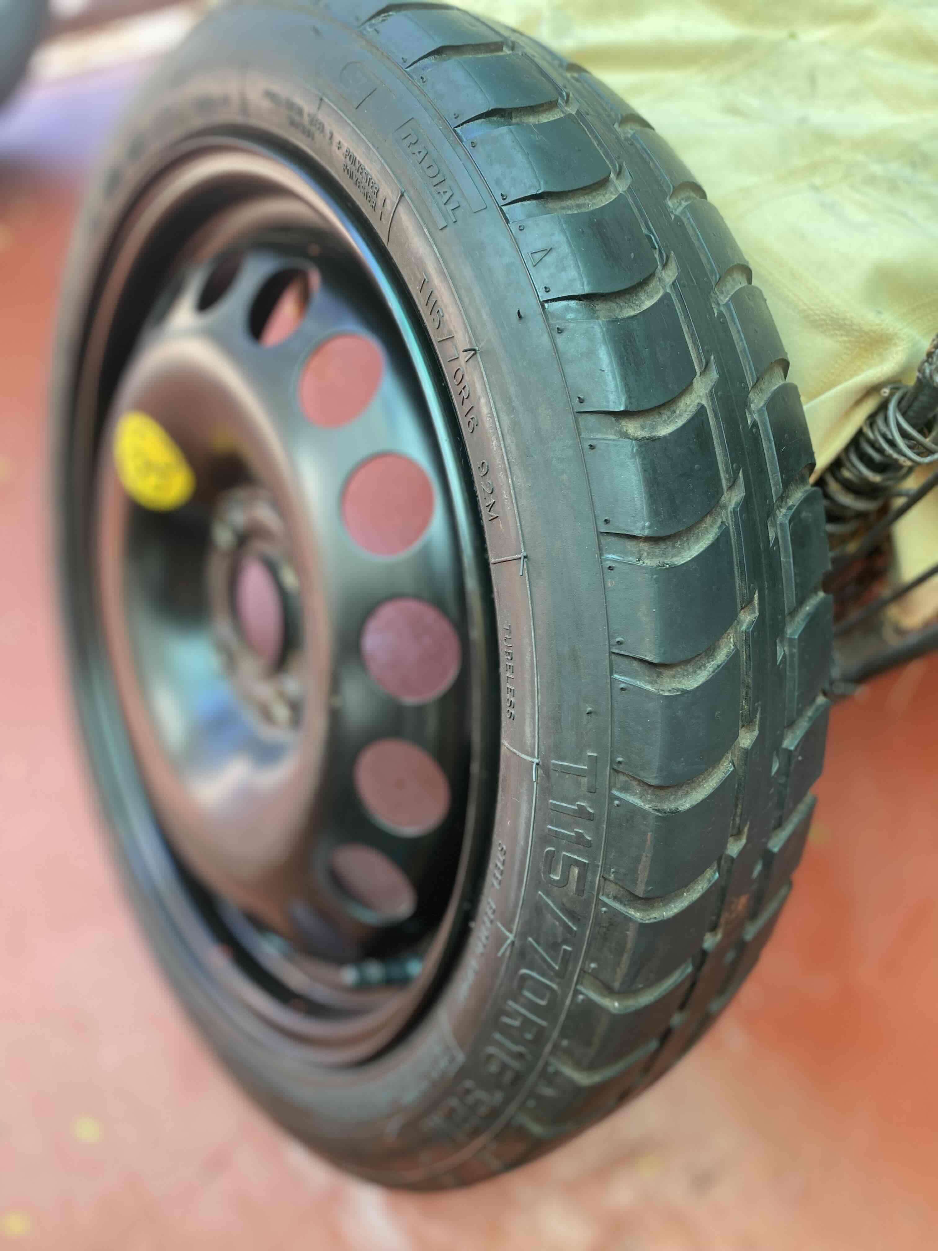 Rueda de repuesto temporal - miniatura 3