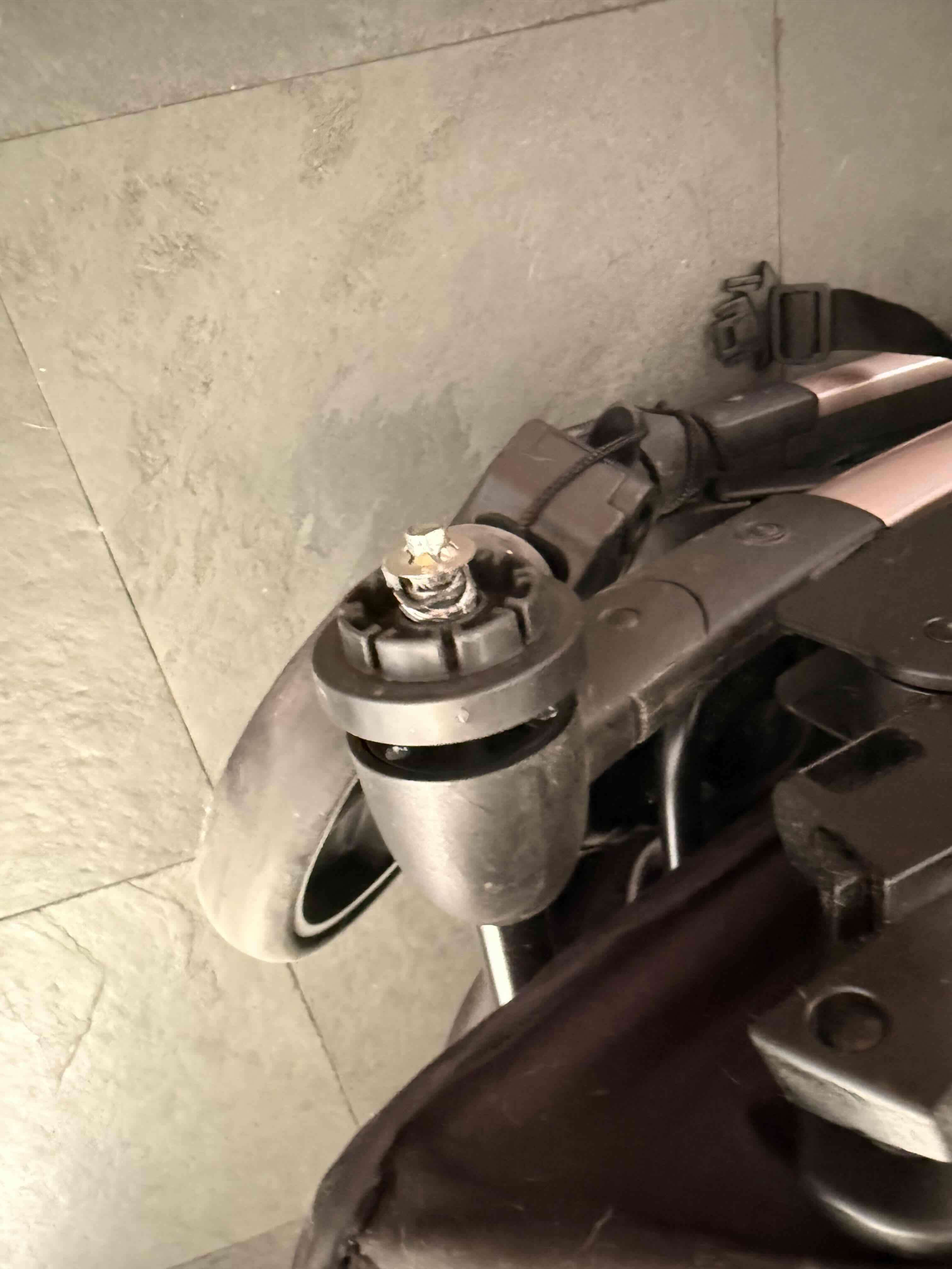 ¡REGALO! Coche de paseo amarillo y negro - miniatura 3