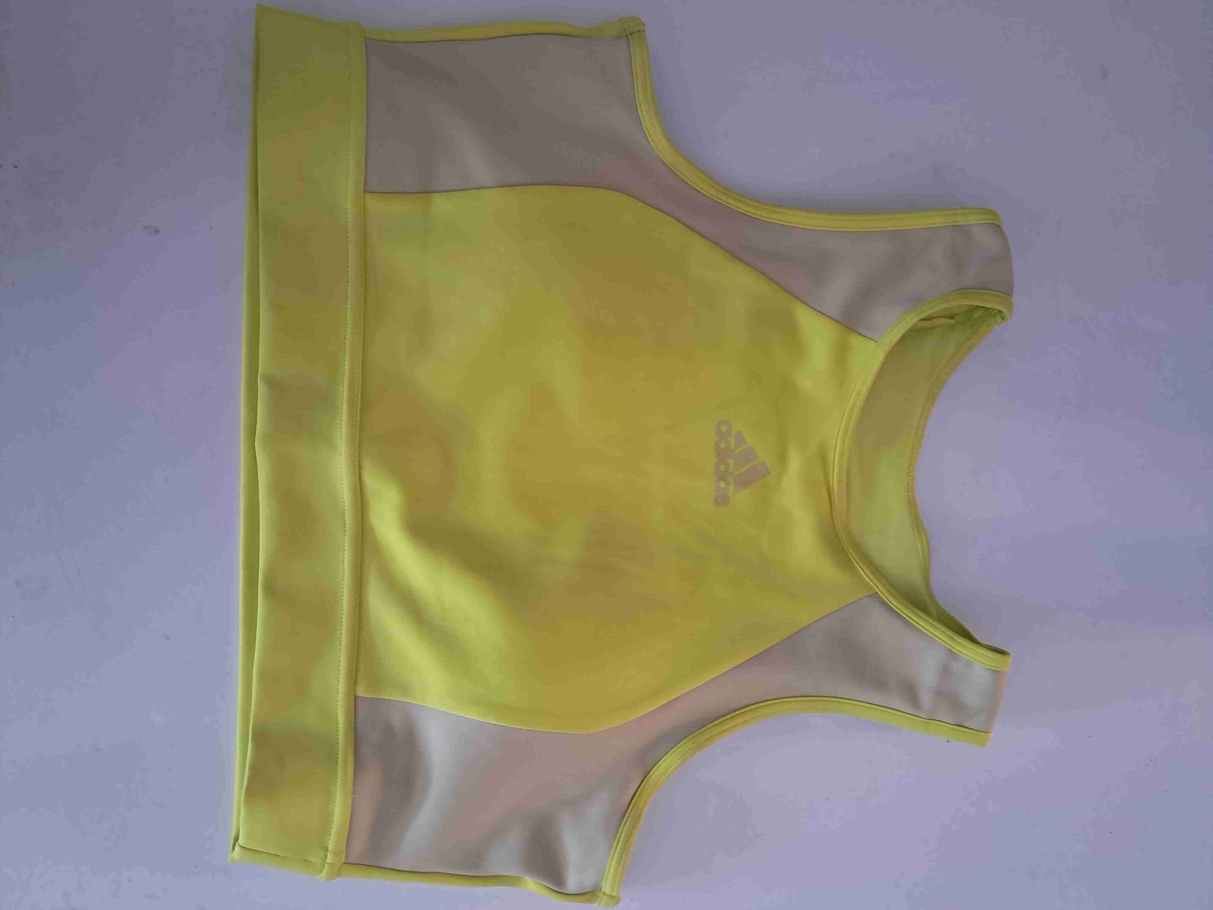 Top deportivo amarillo Adidas