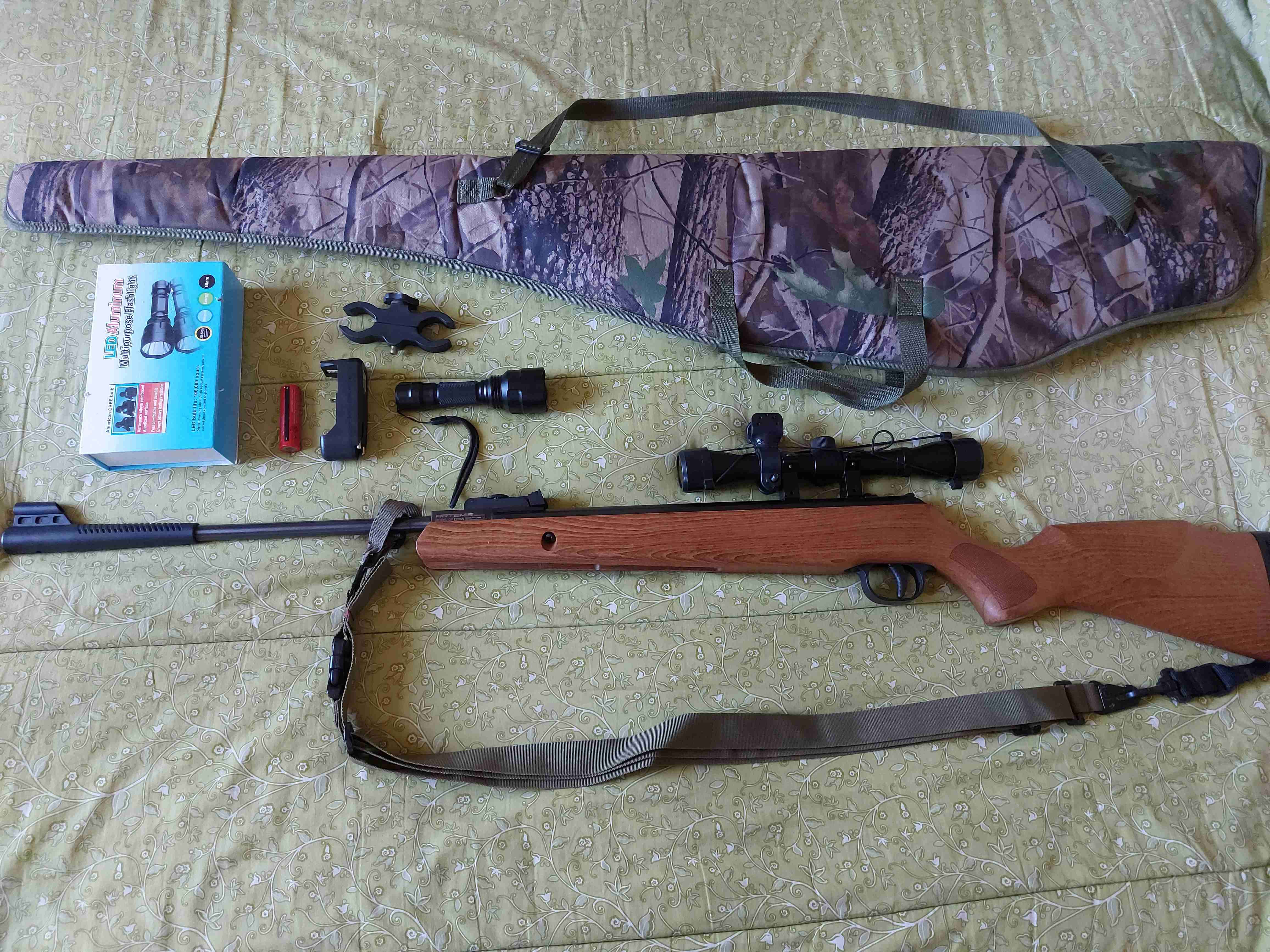 Rifle de aire comprimido con accesorios