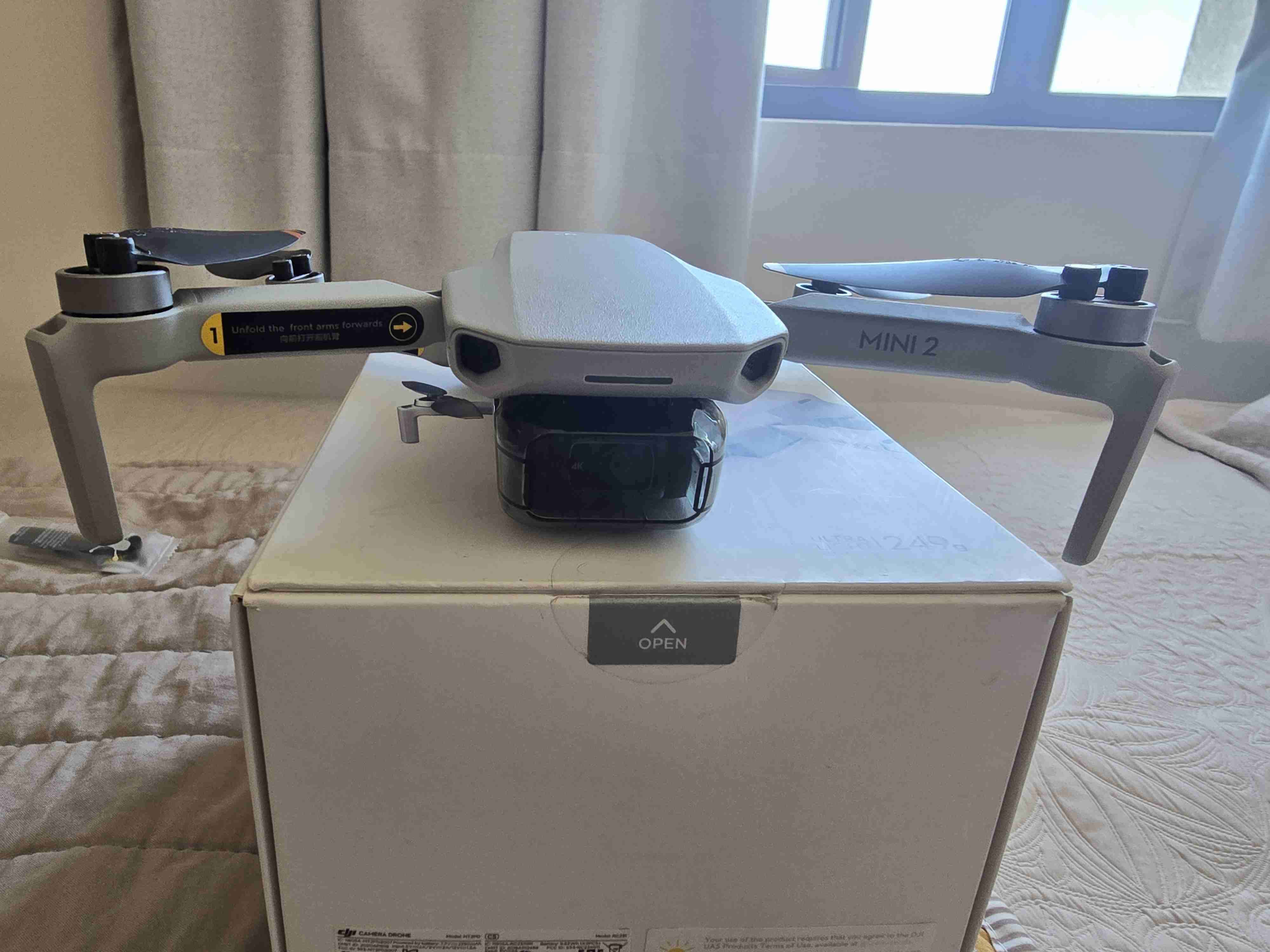 Drone DJI Mini 2 con control - miniatura 2