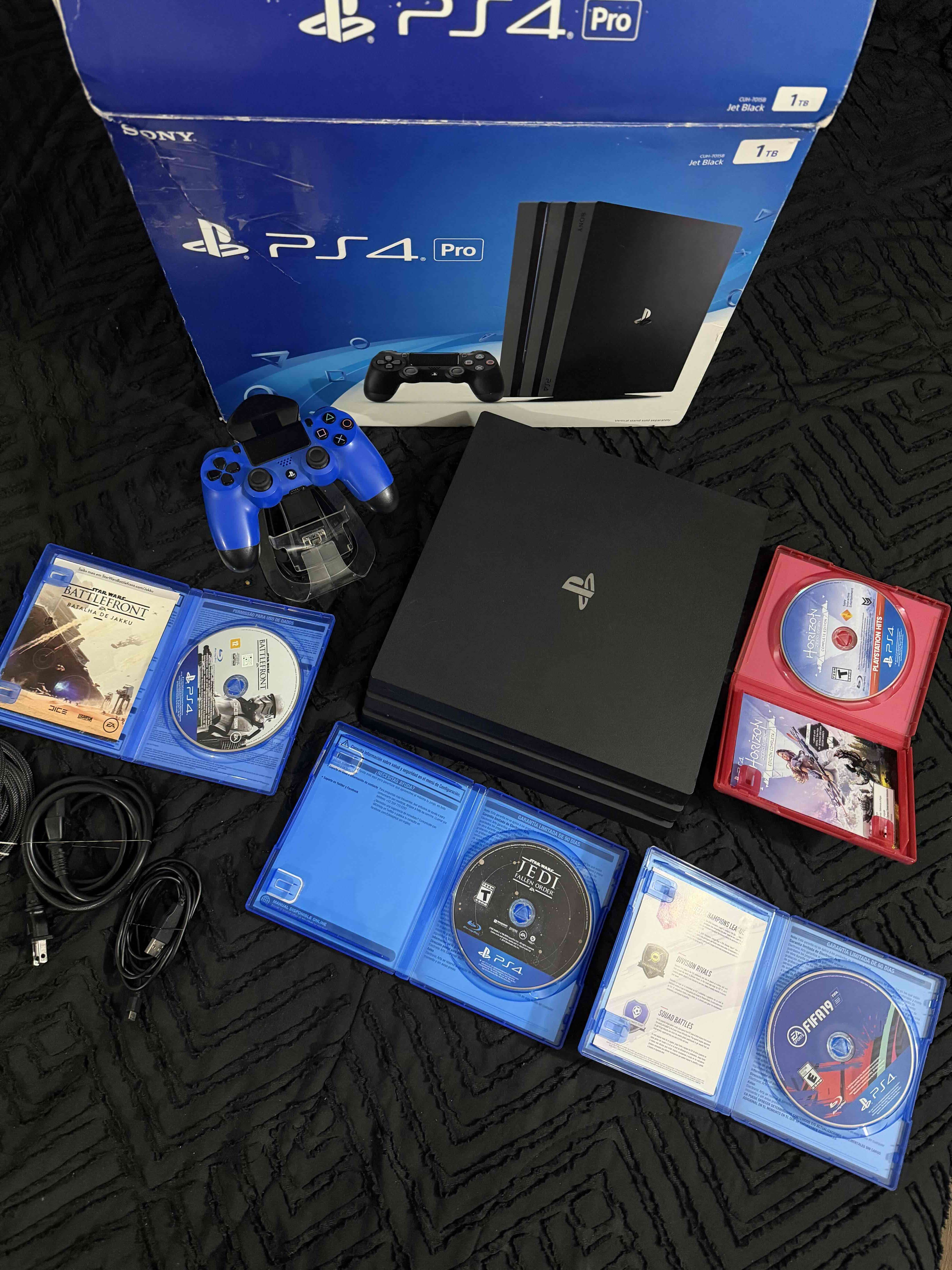 PS4 Pro 1TB con juegos incluidos - miniatura 3