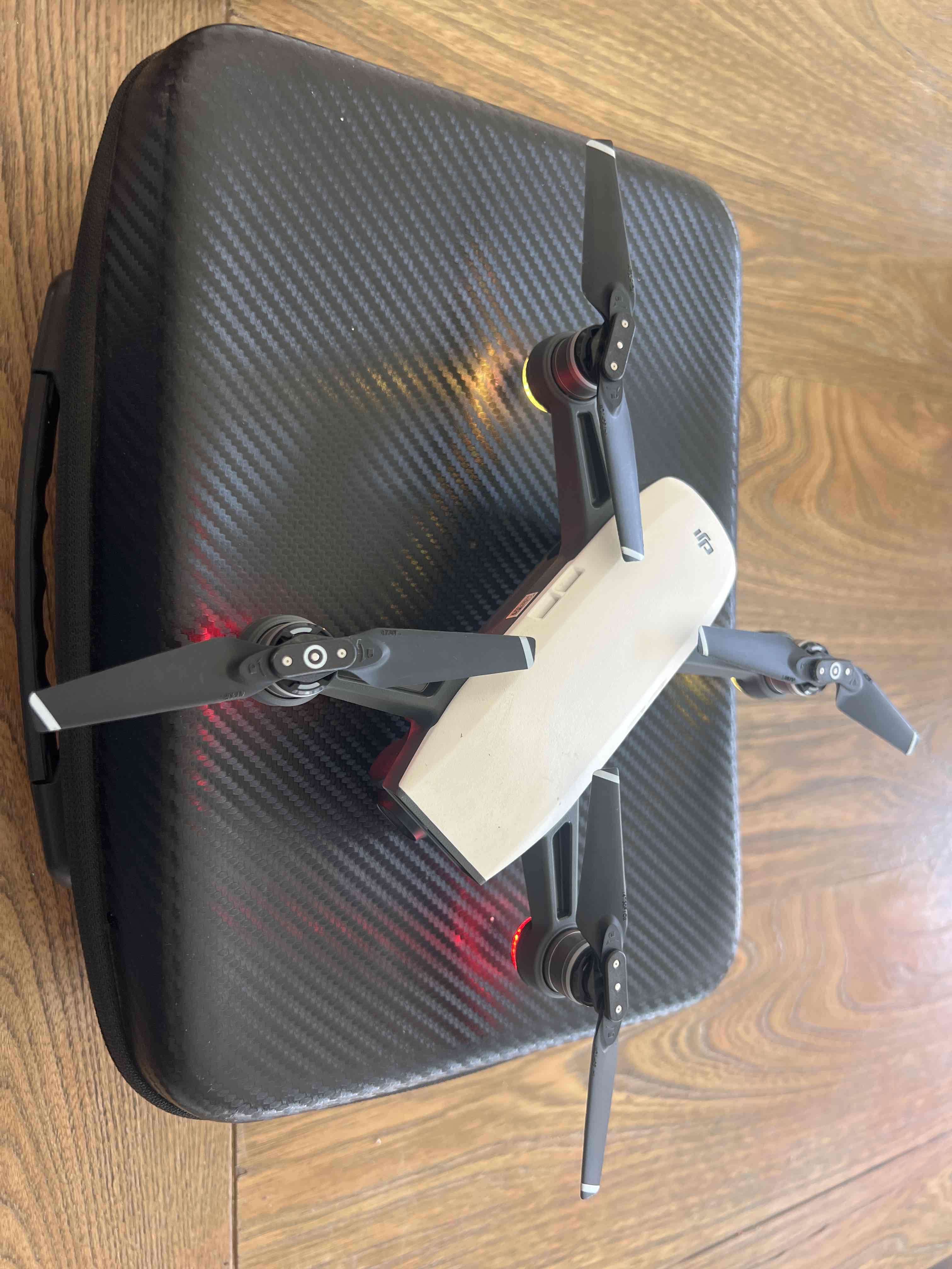 Drone DJI compacto en estuche - 2