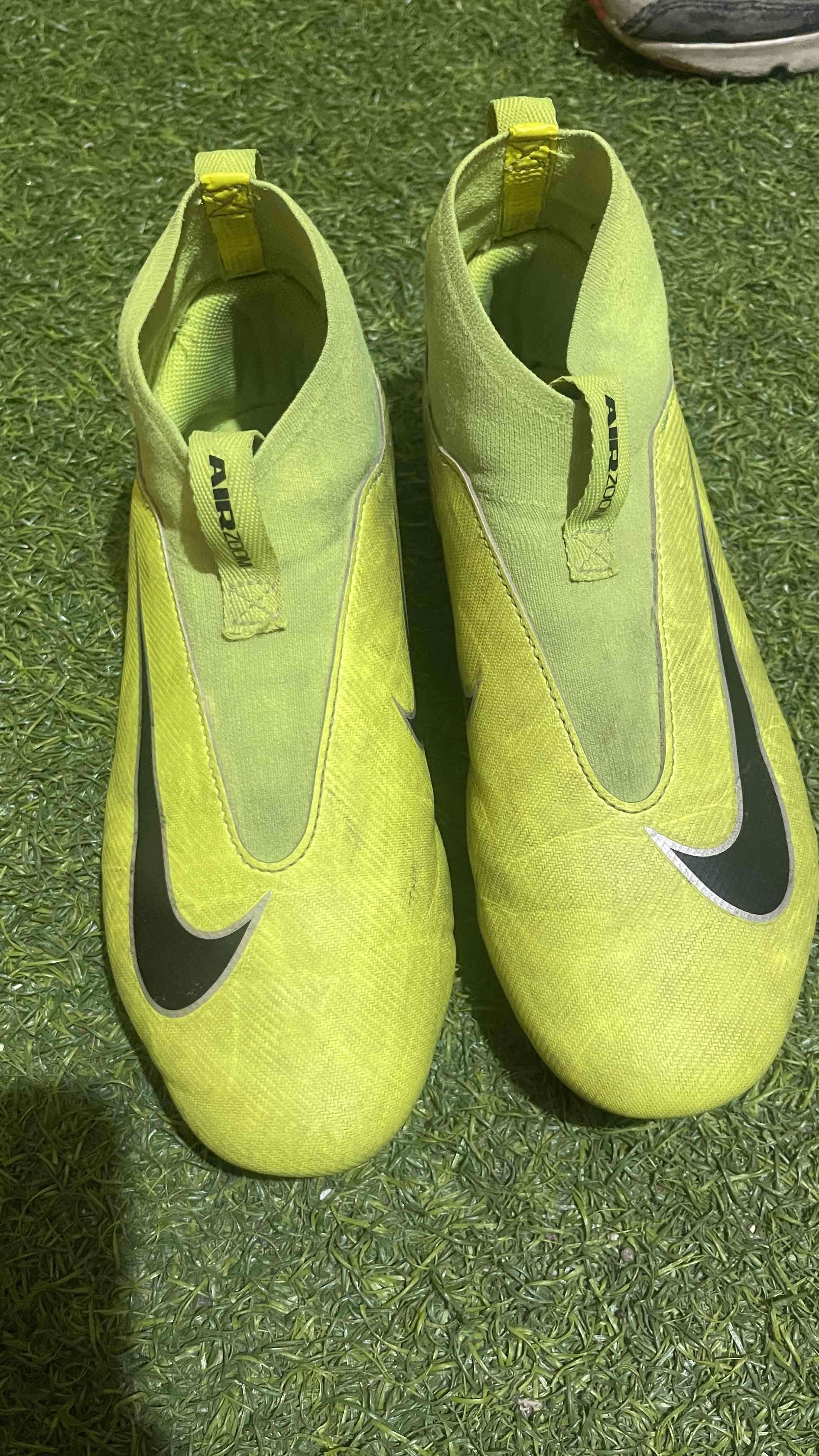 Zapatillas deportivas amarillas - miniatura 2