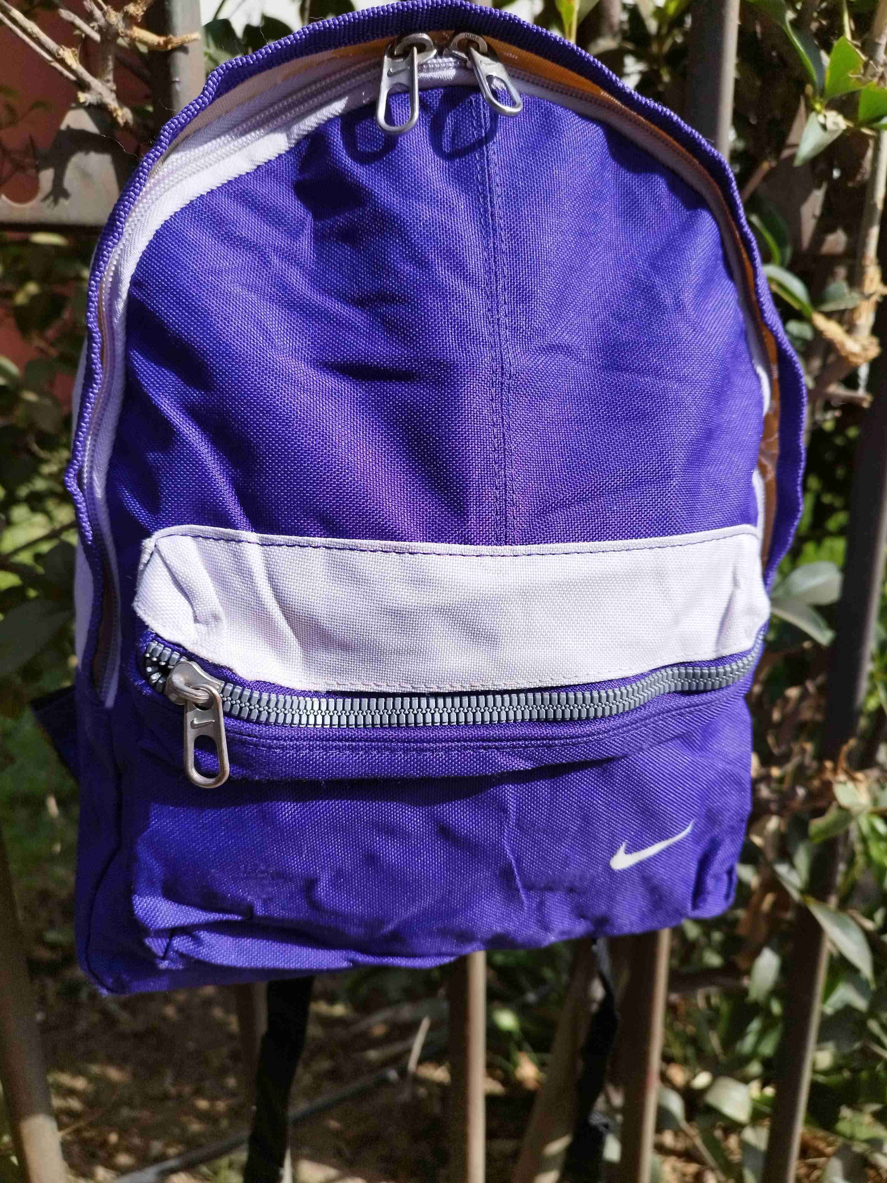 Mochila morada Nike