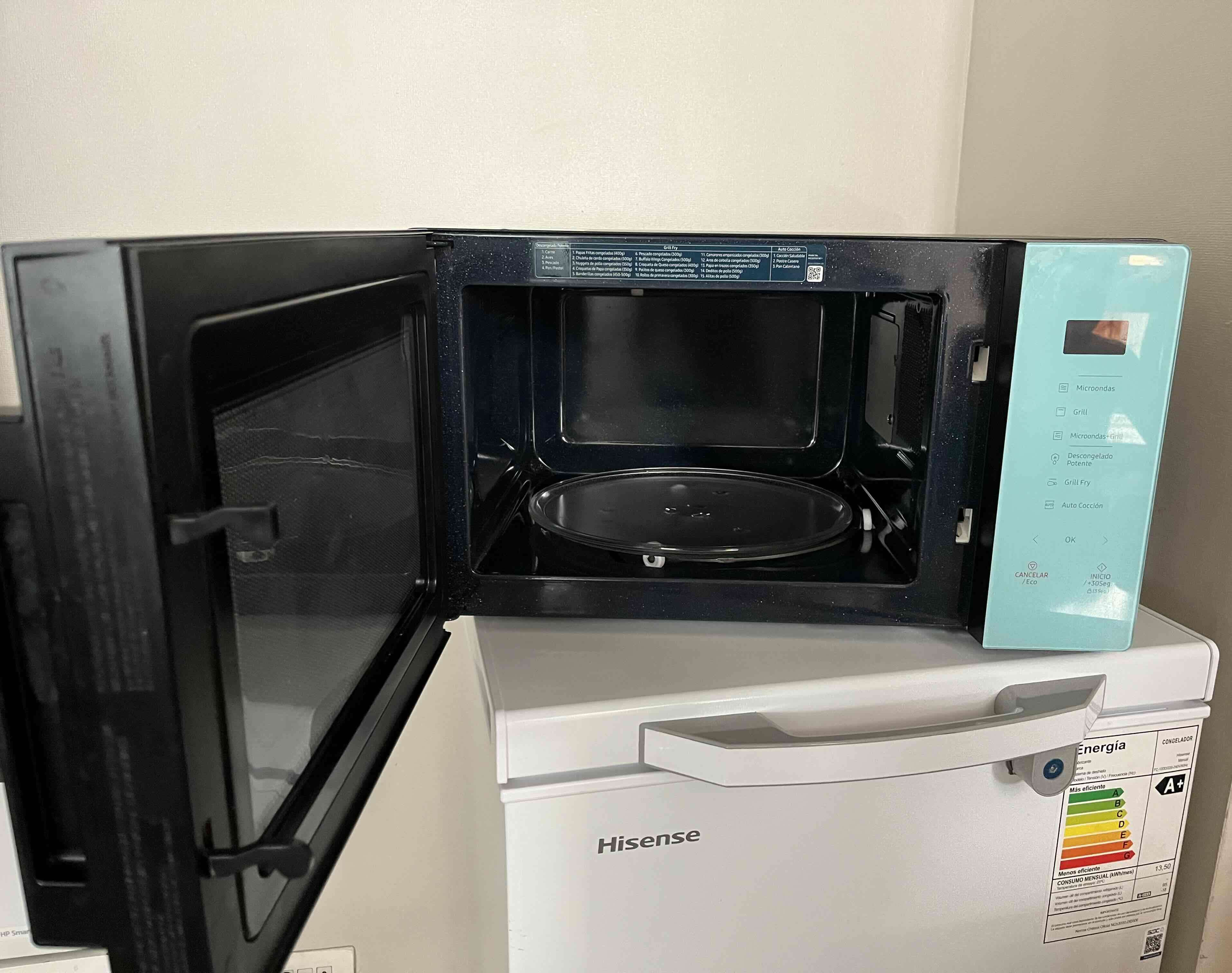 Microondas Samsung azul con grill - miniatura 2