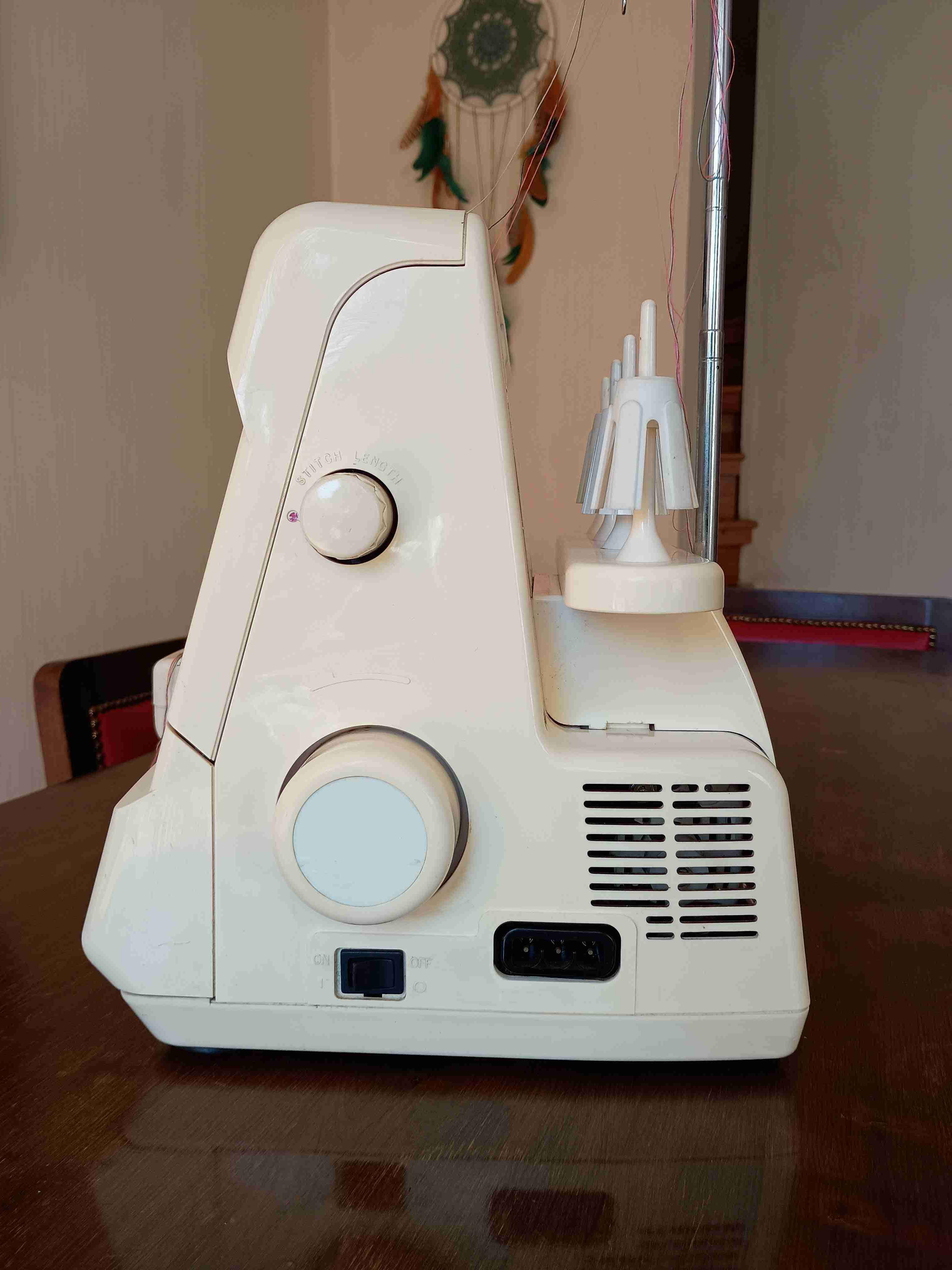 Máquina de coser overlock Singer - miniatura 6