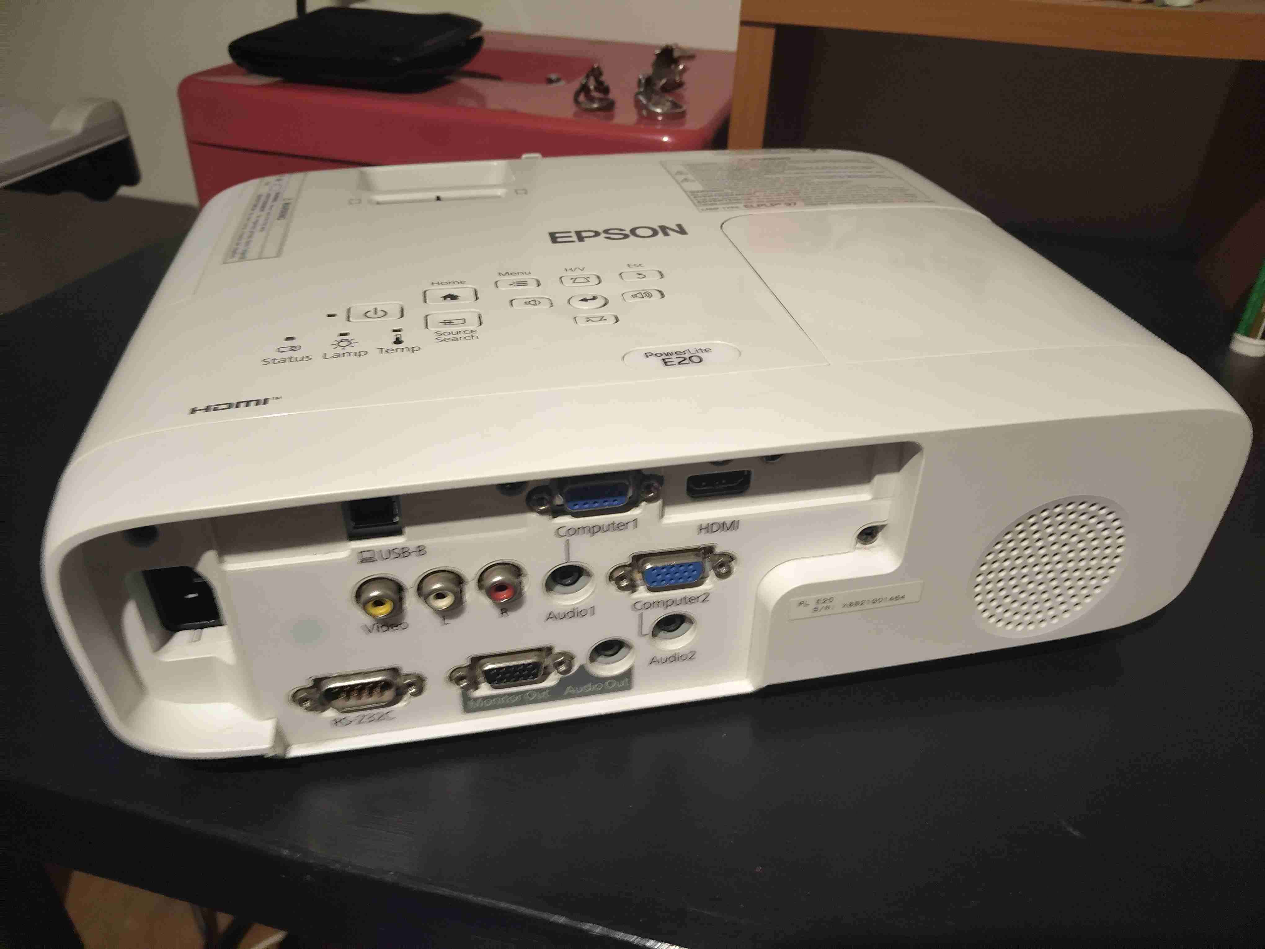 Proyector Epson Powerlite E20 - 3