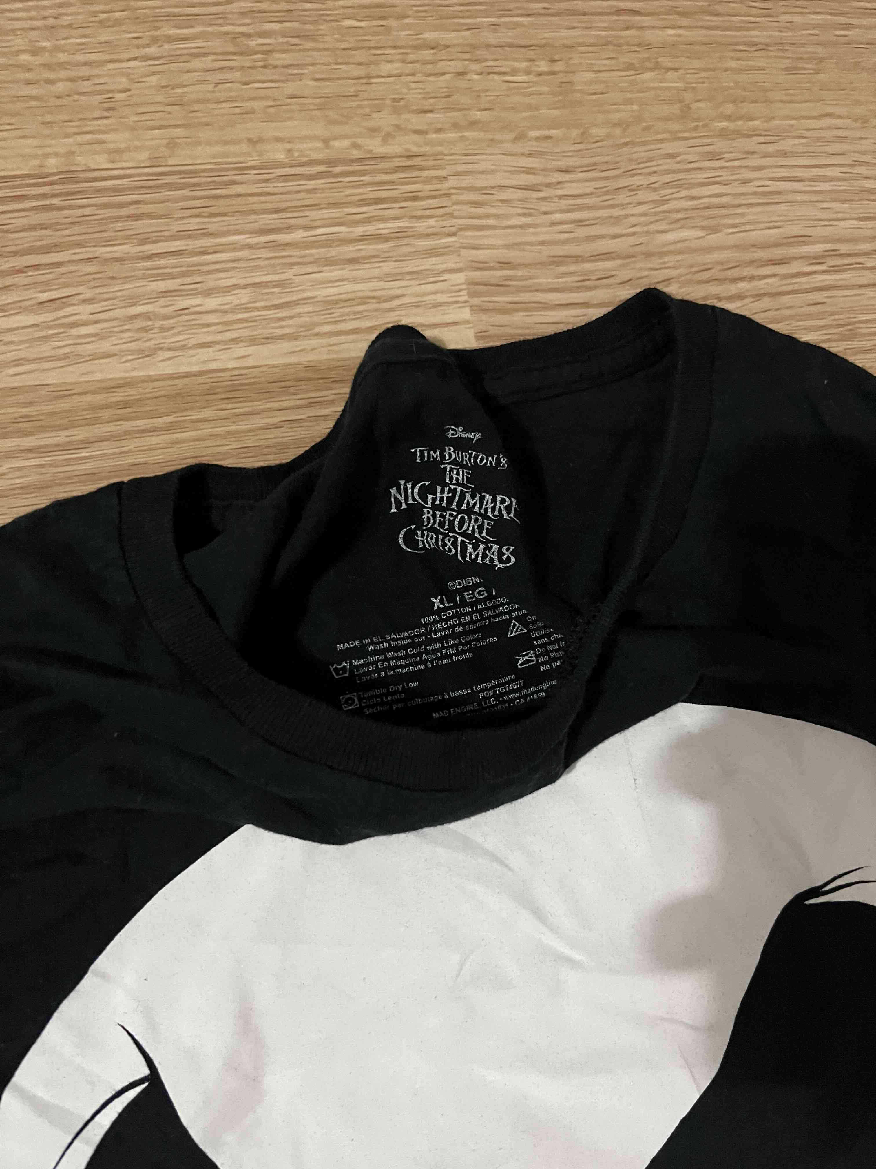 Polera negra con diseño de calavera de jack y2k - 3