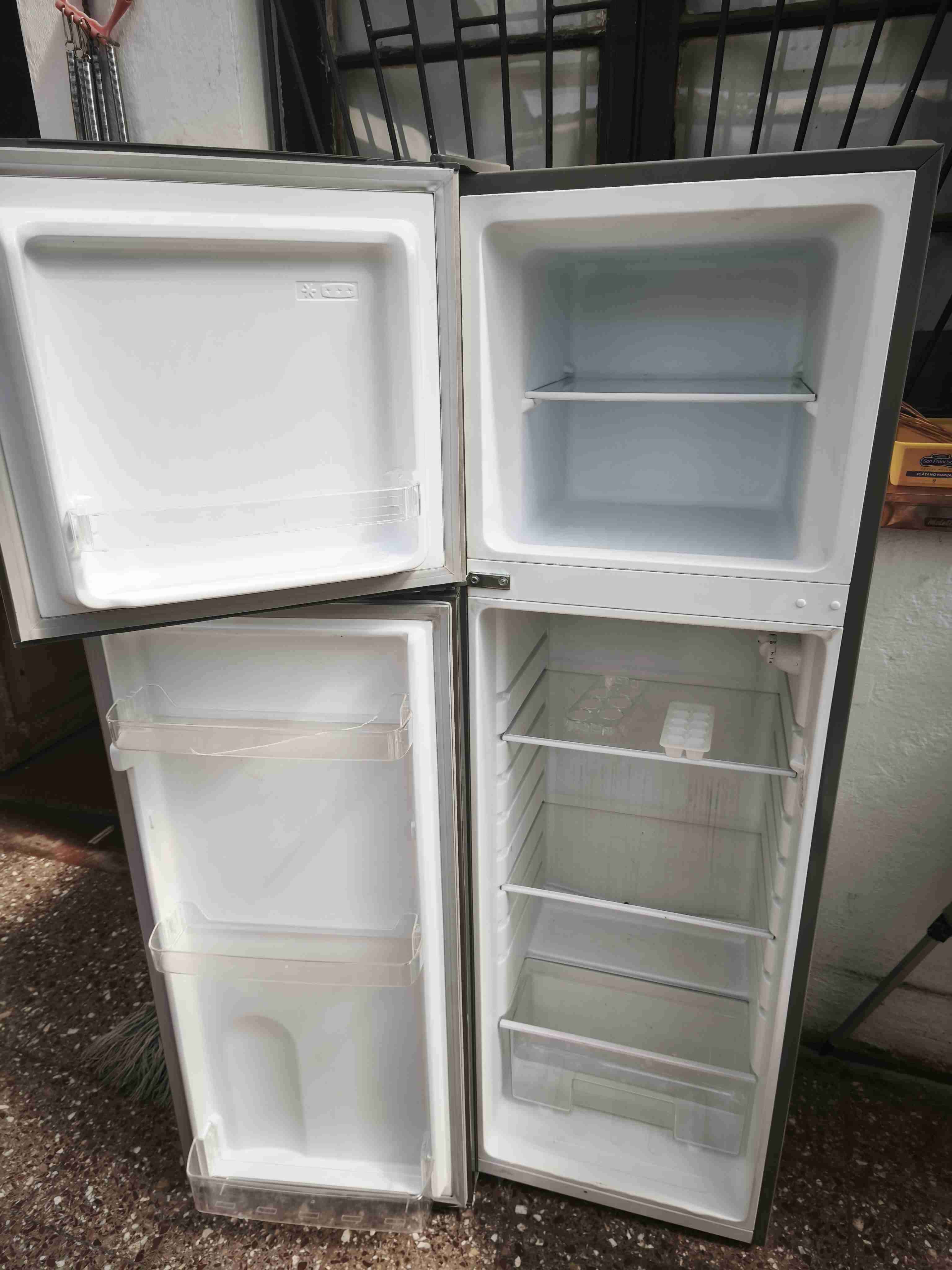 Refrigerador Libero 168 lts - miniatura 2