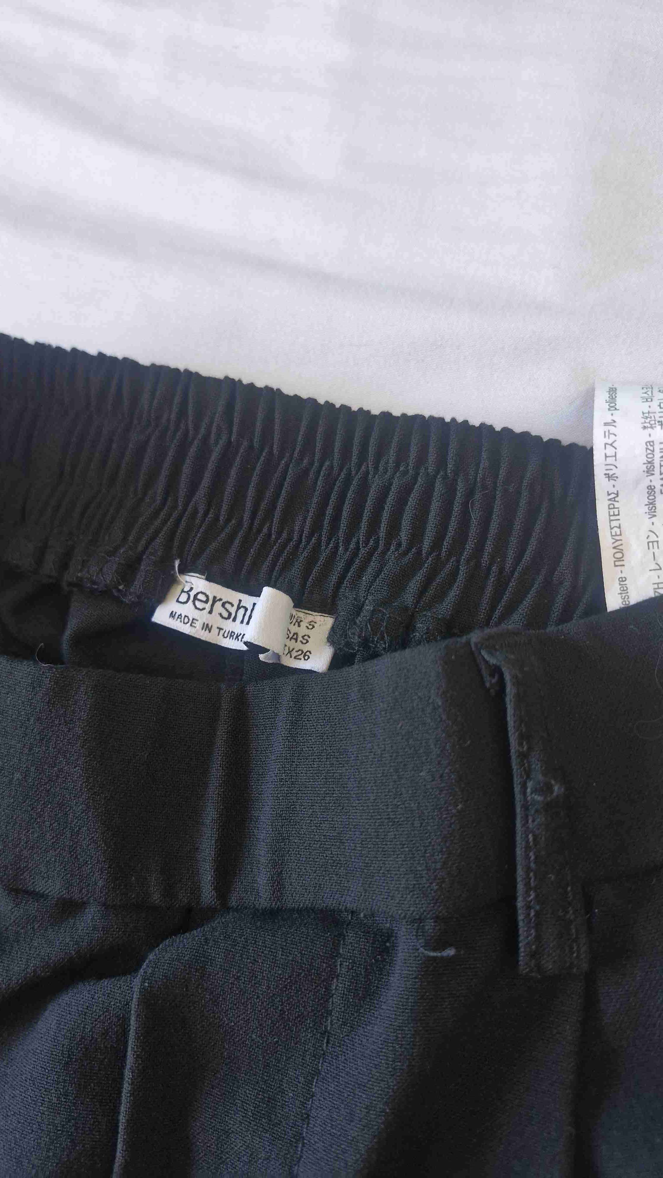 Pantalón negro Bershka talla S