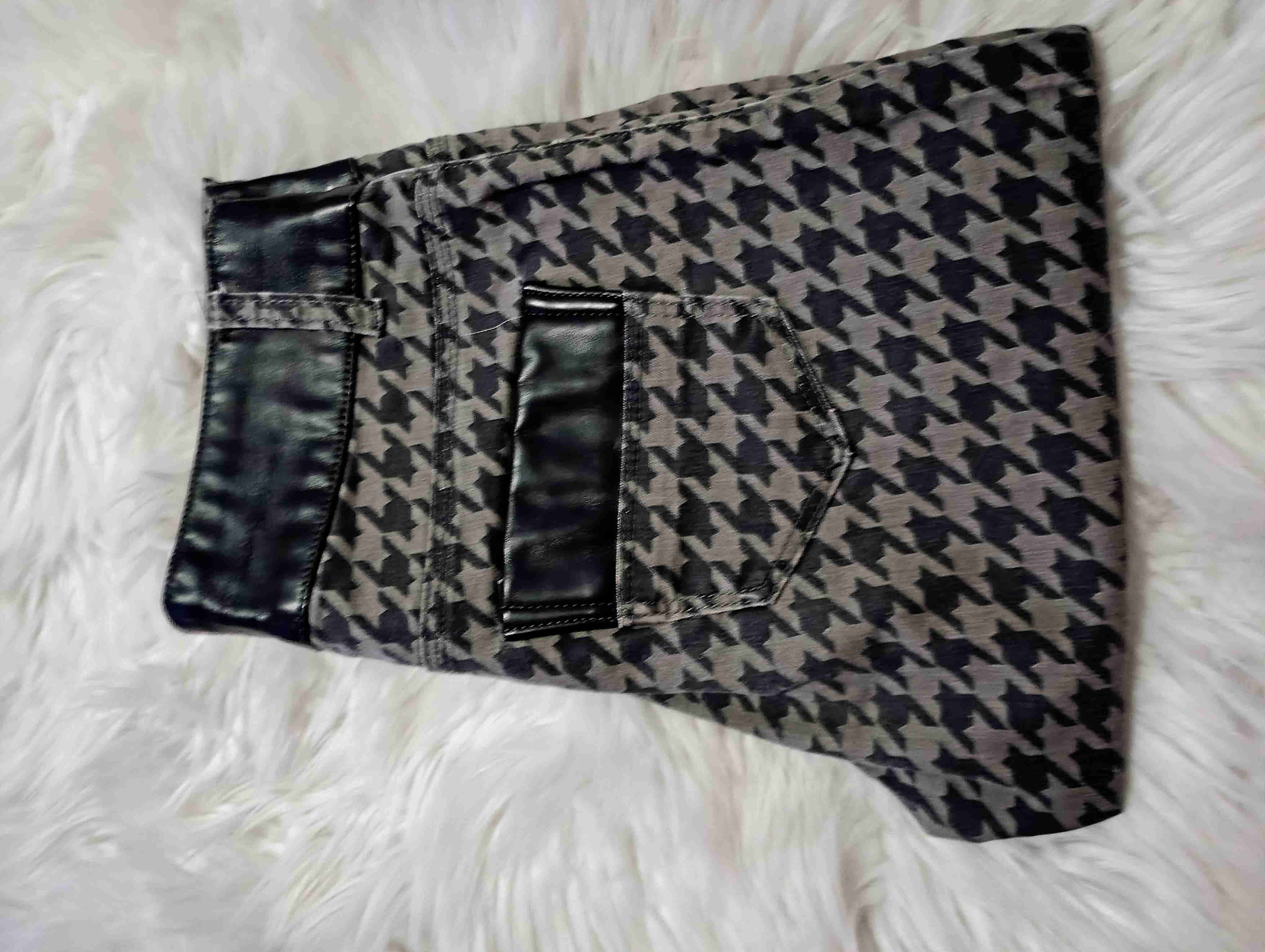 Jeans negros con brillo, jeans rasgados, etc - 3