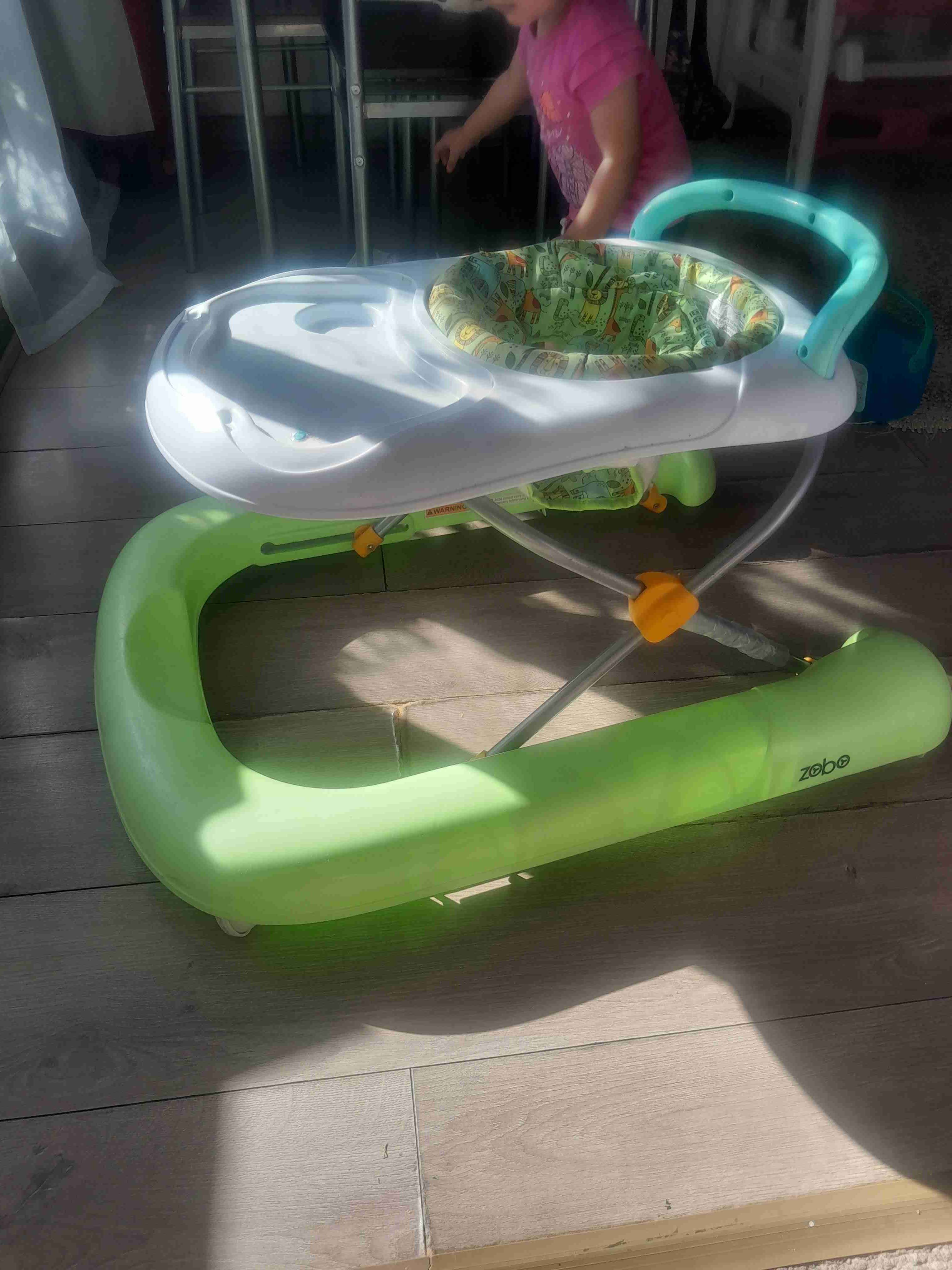 Andador para bebé color verde