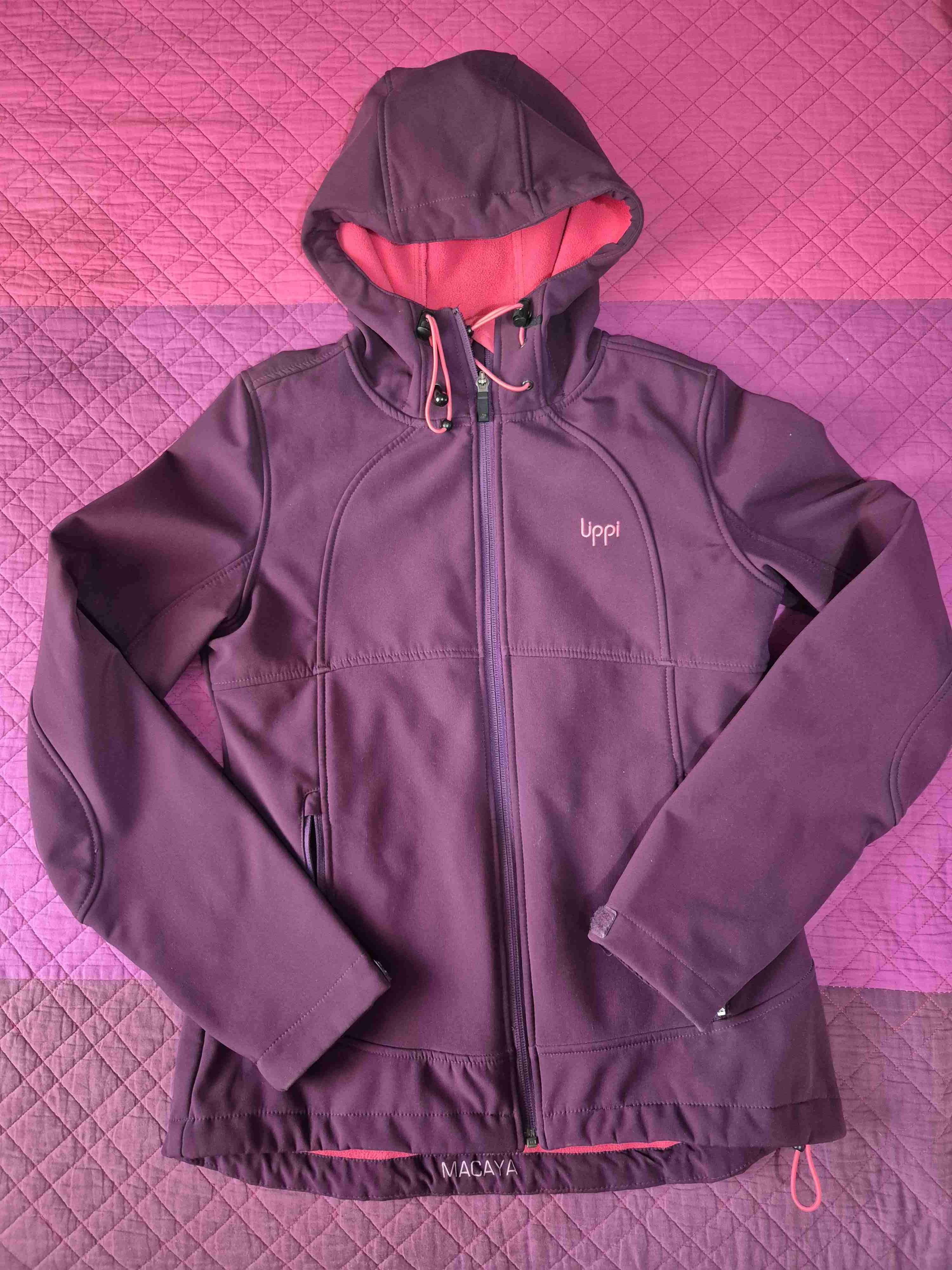 Chaqueta morada Lippi con capucha