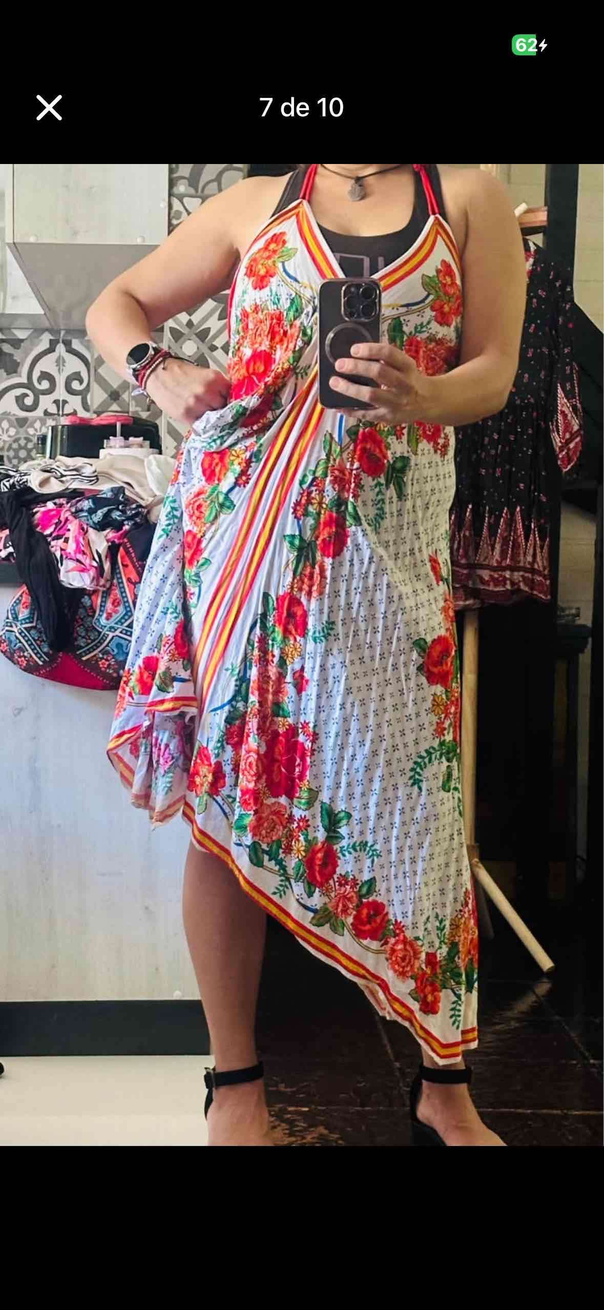 Distintos vestidos y enteritos. En buen estado - 4