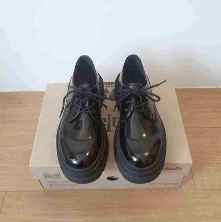 Zapatos de charol negros Chalada - 2