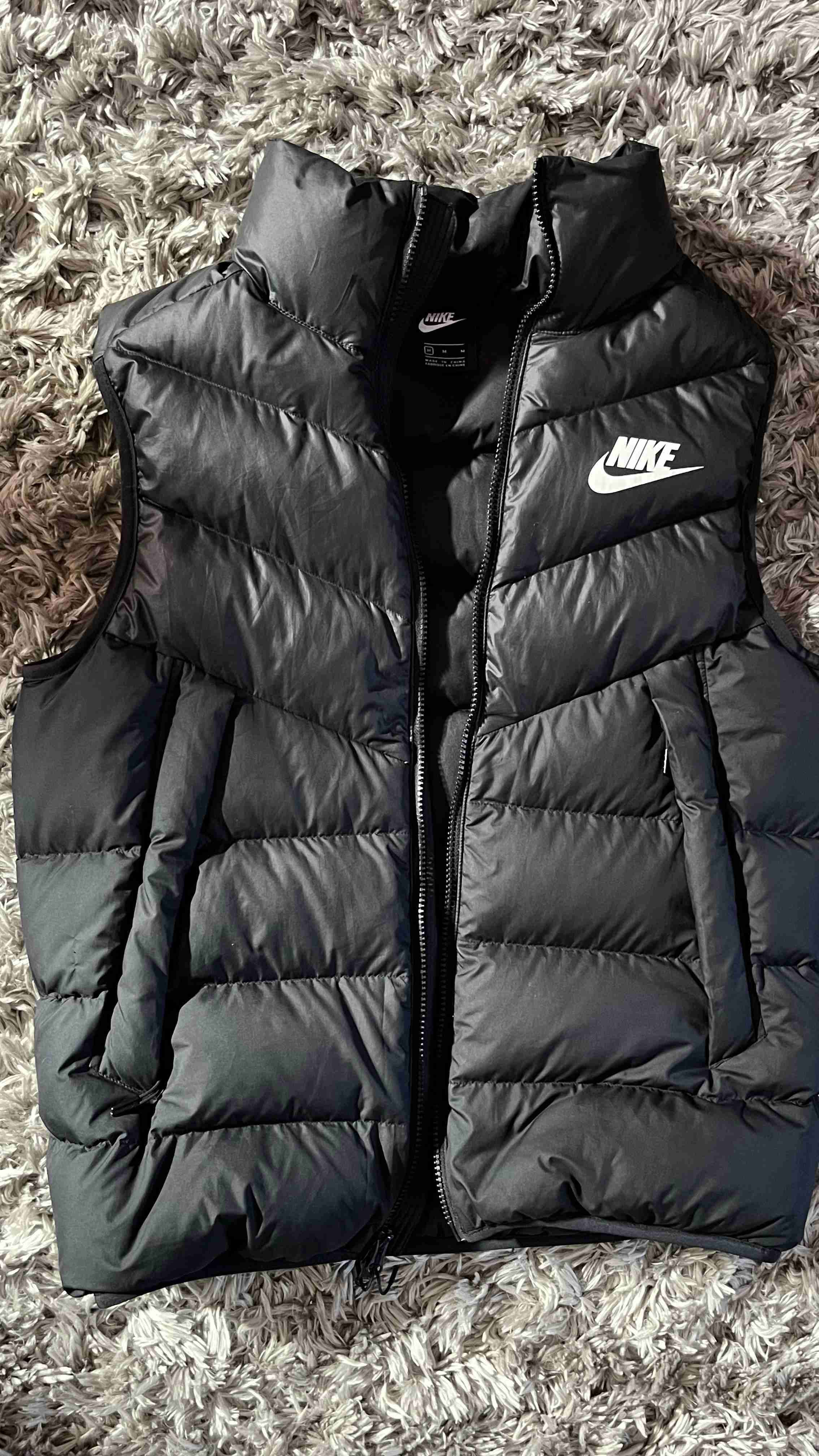 Chaleco negro Nike sin mangas - miniatura 3