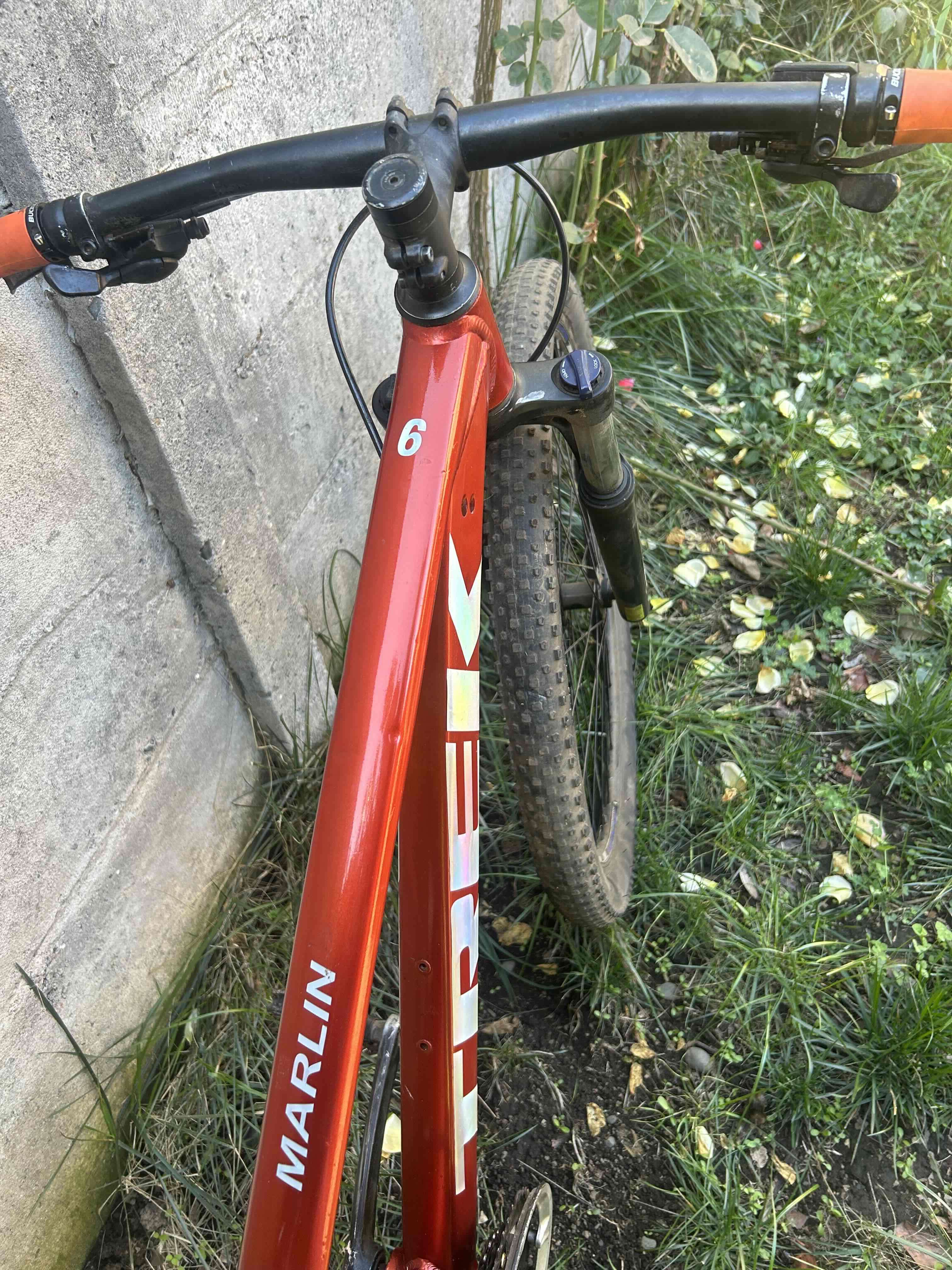 Bicicleta de montaña Trek roja - miniatura 3