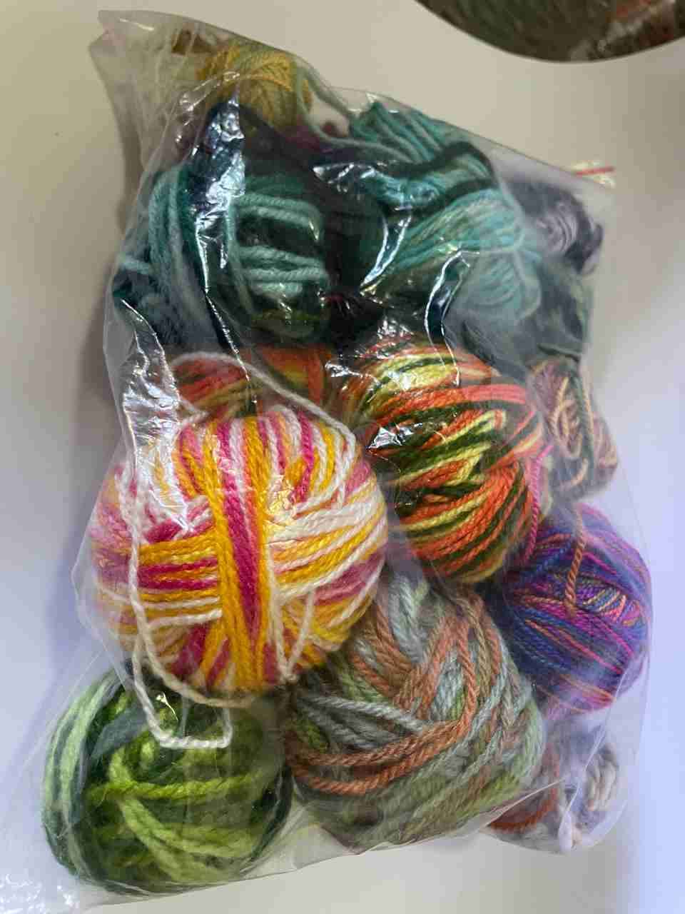 Bolsitas de lanas coloridas - miniatura 2