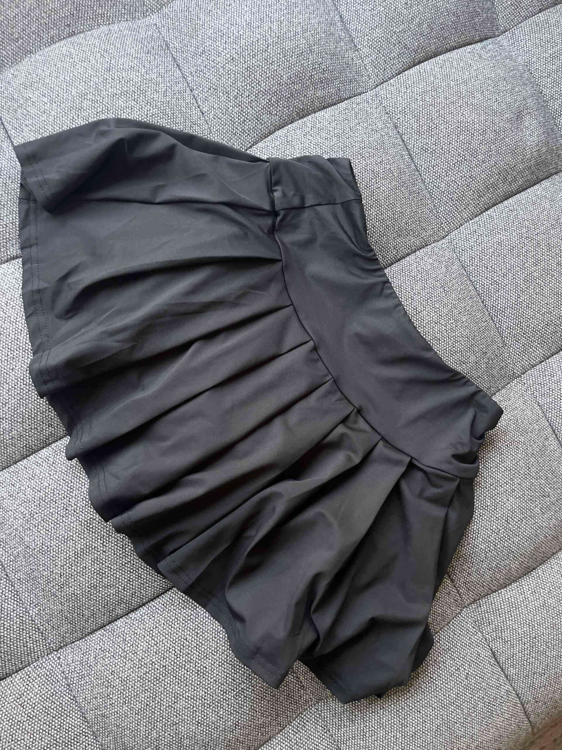 Falda negra acampanada - 2