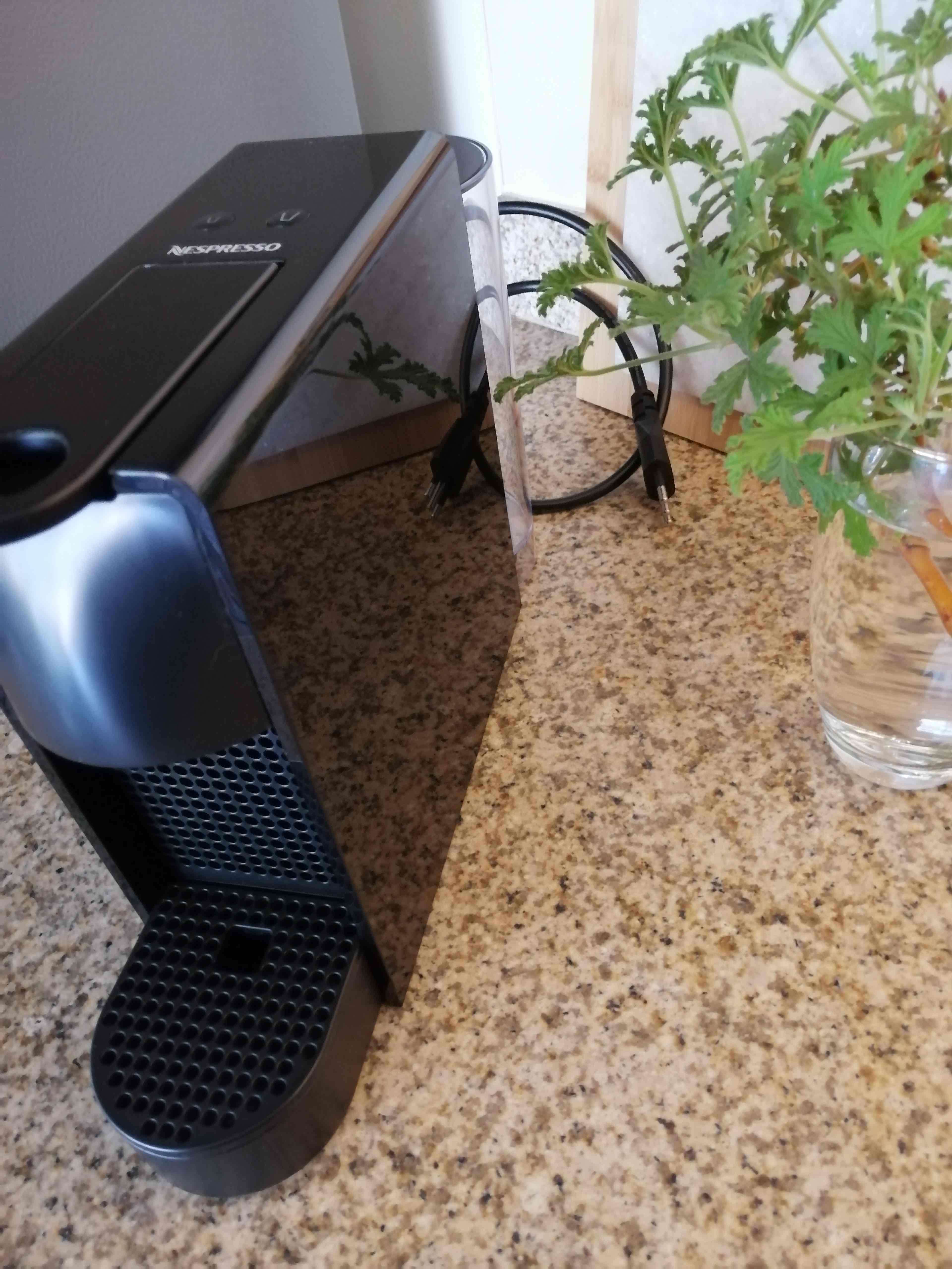 Cafetera Essenza Mini Negra - miniatura 2