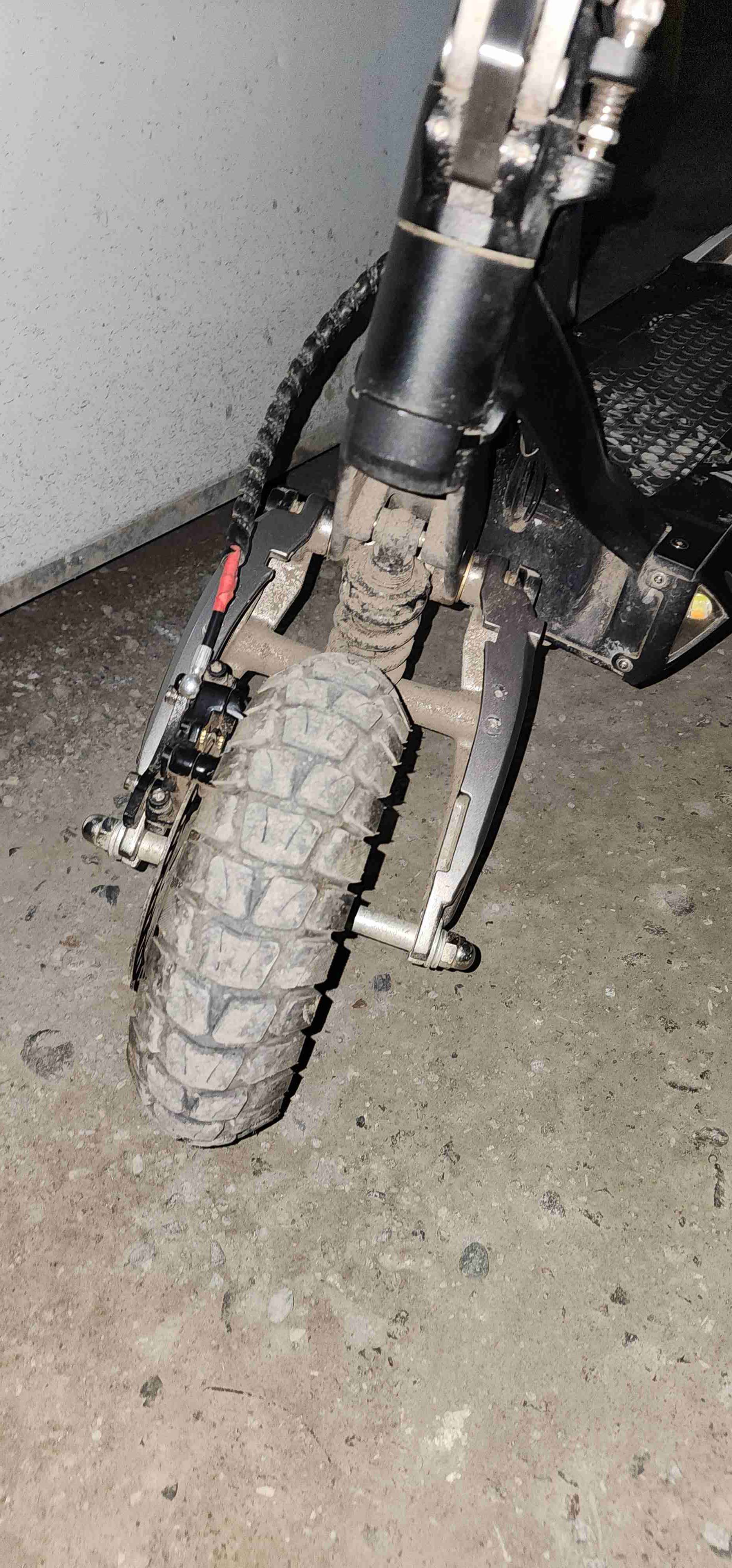 Scooter eléctrico negro - 2