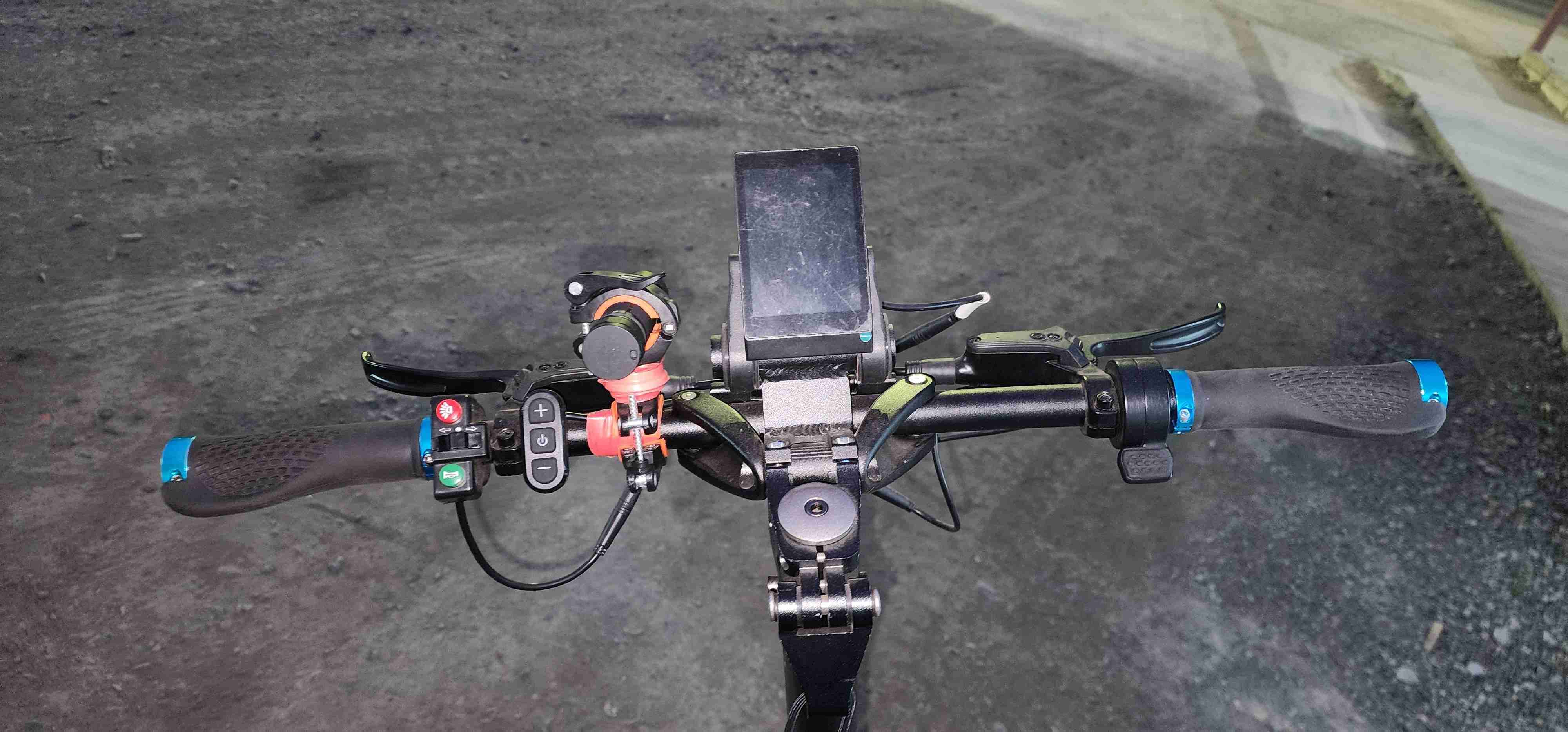 Scooter eléctrico negro - 3