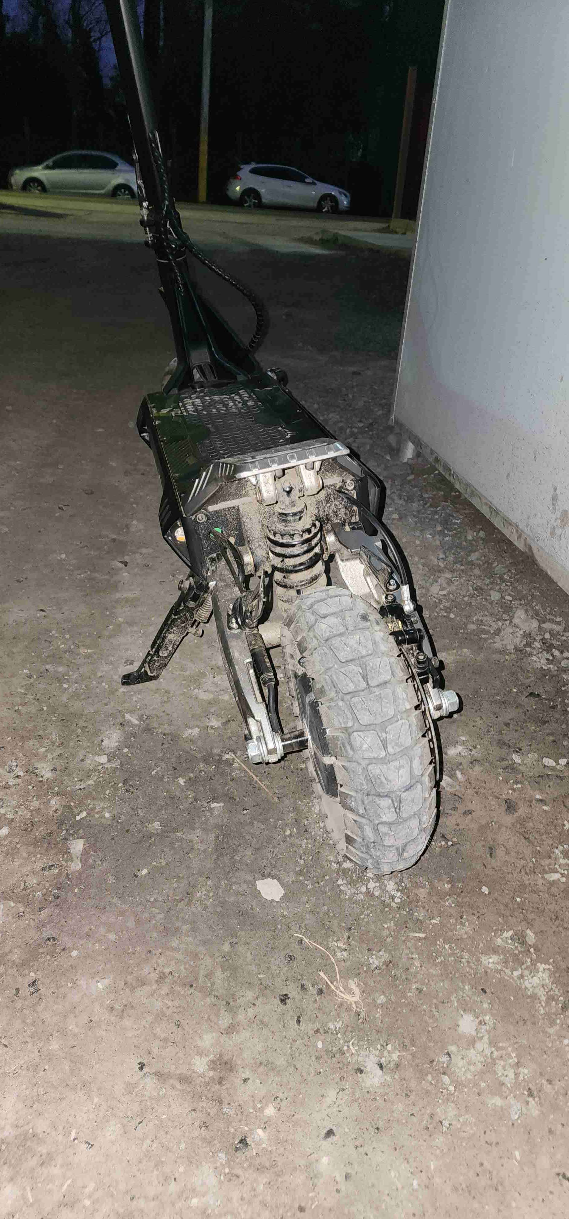 Scooter eléctrico negro - 5