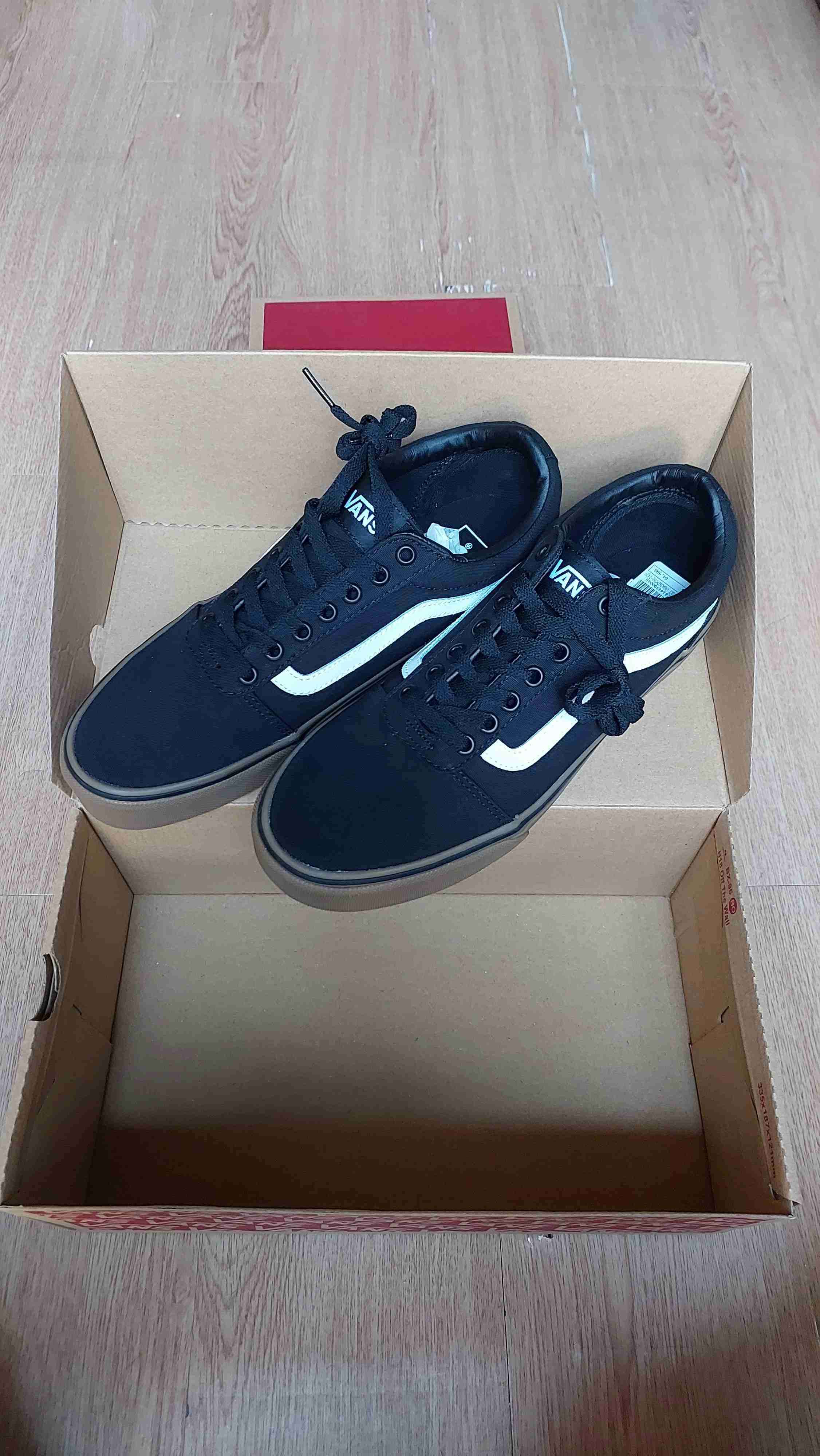 Zapatillas negras Vans - miniatura 2