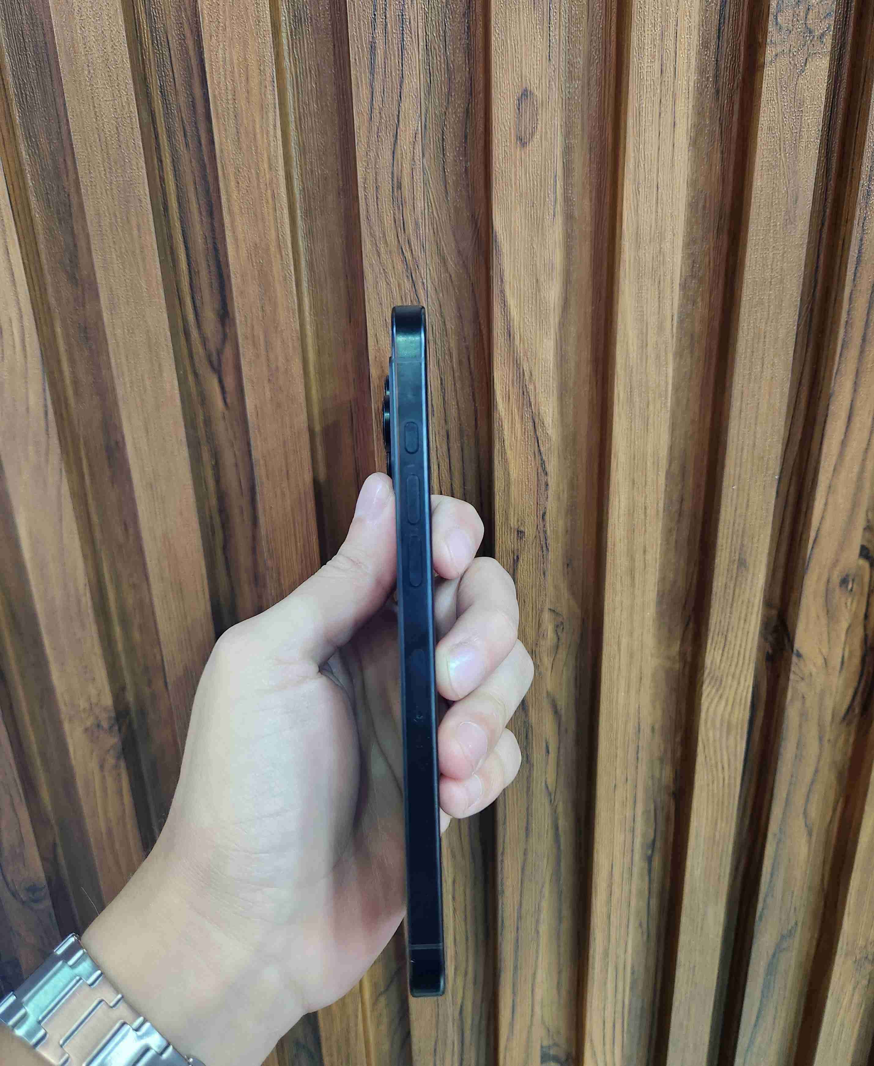 iPhone 16 Pro Max 99% Batería - miniatura 4