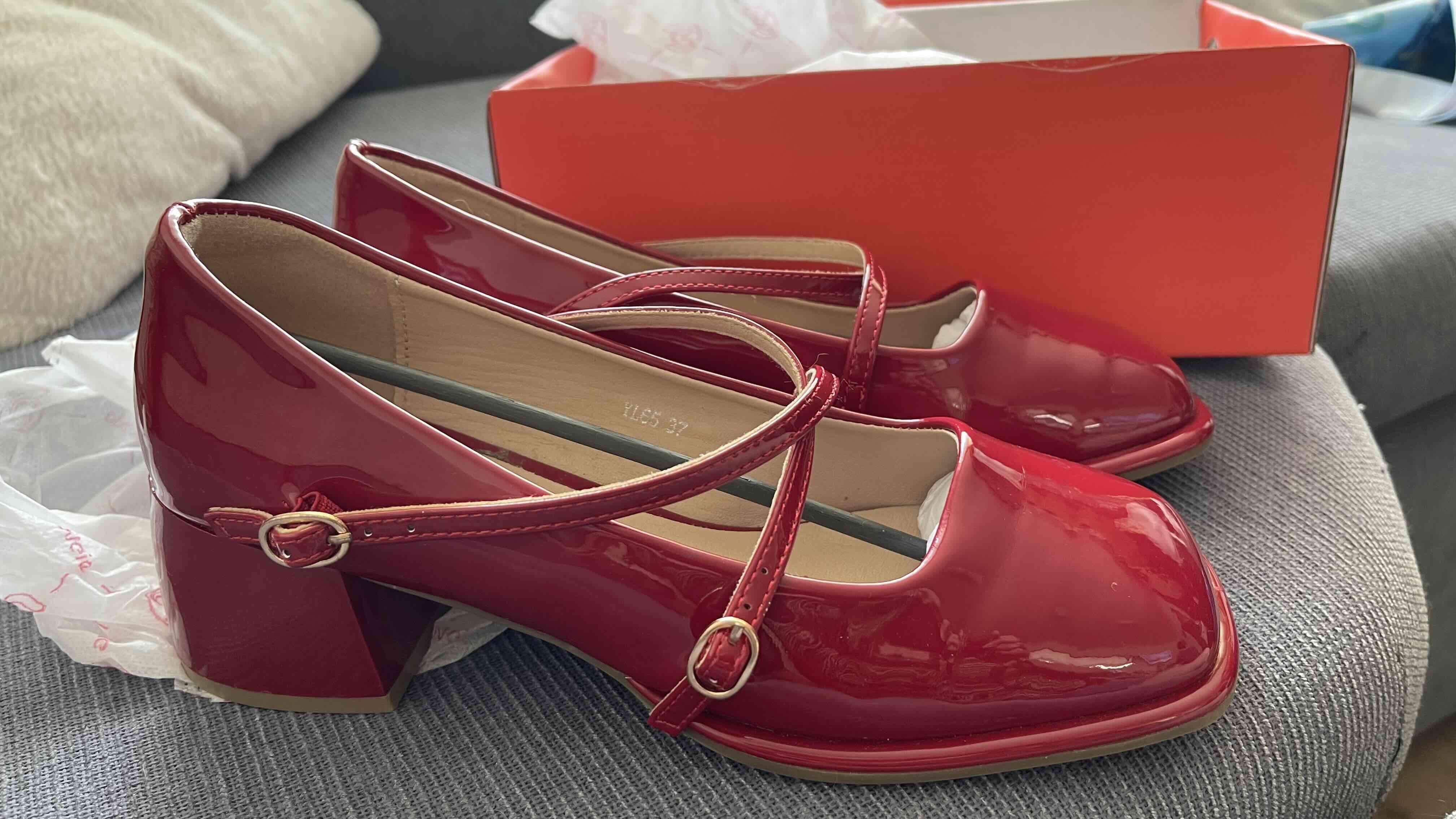 Zapatos de charol rojos nuevos - miniatura 2