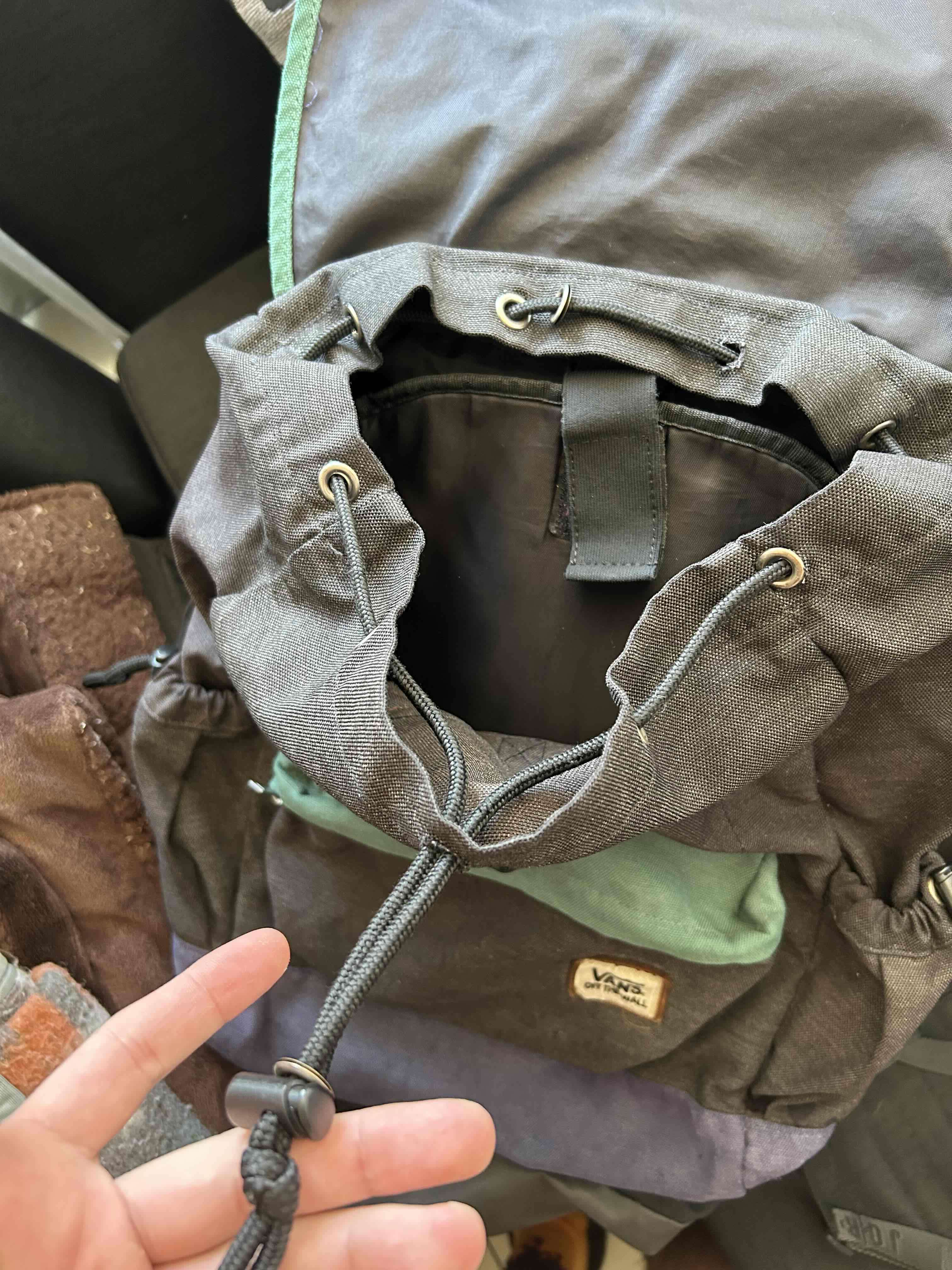 Mochila Vans negra y verde - miniatura 2