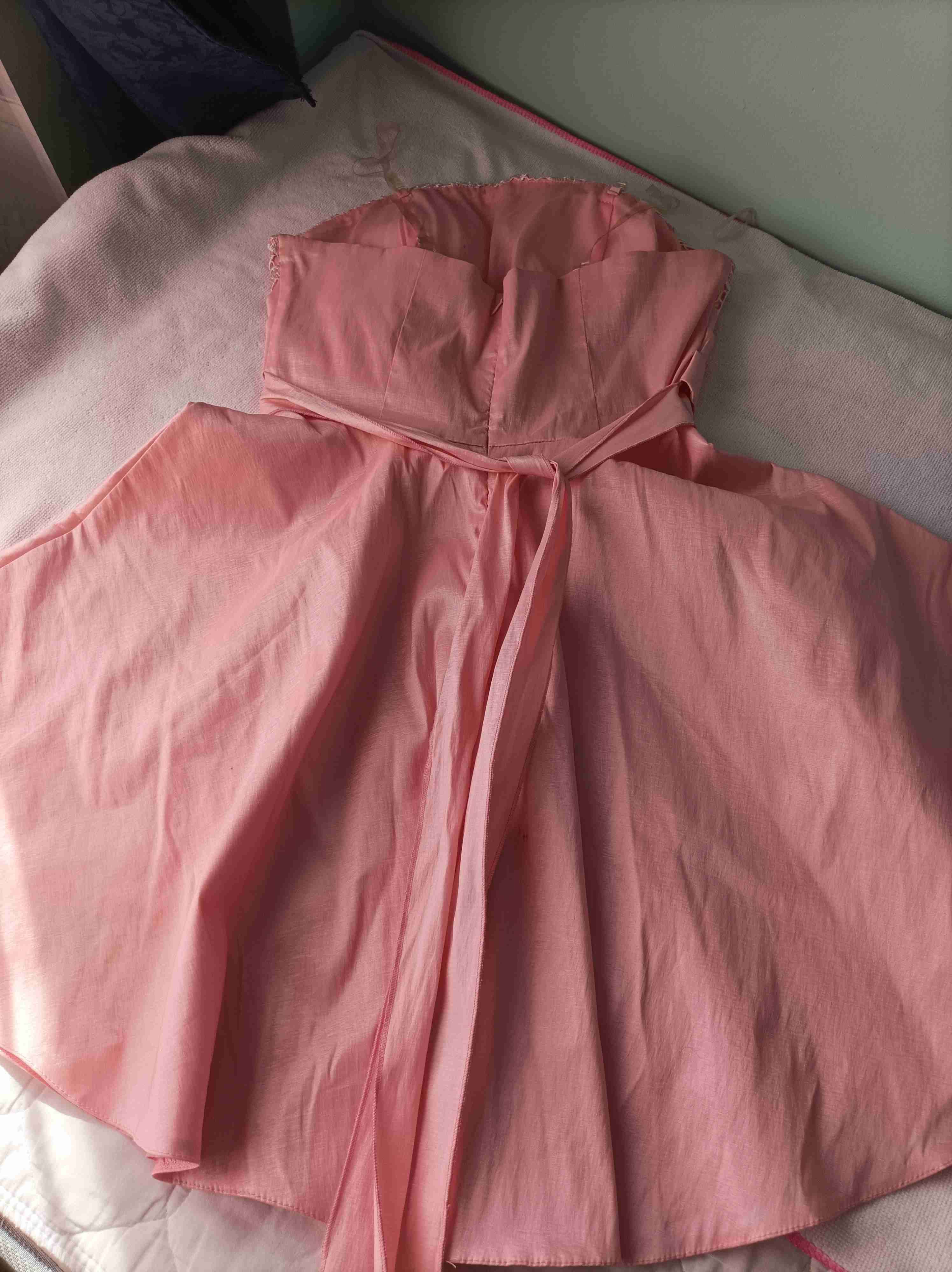 Vestido strapless rosado elegante - miniatura 4