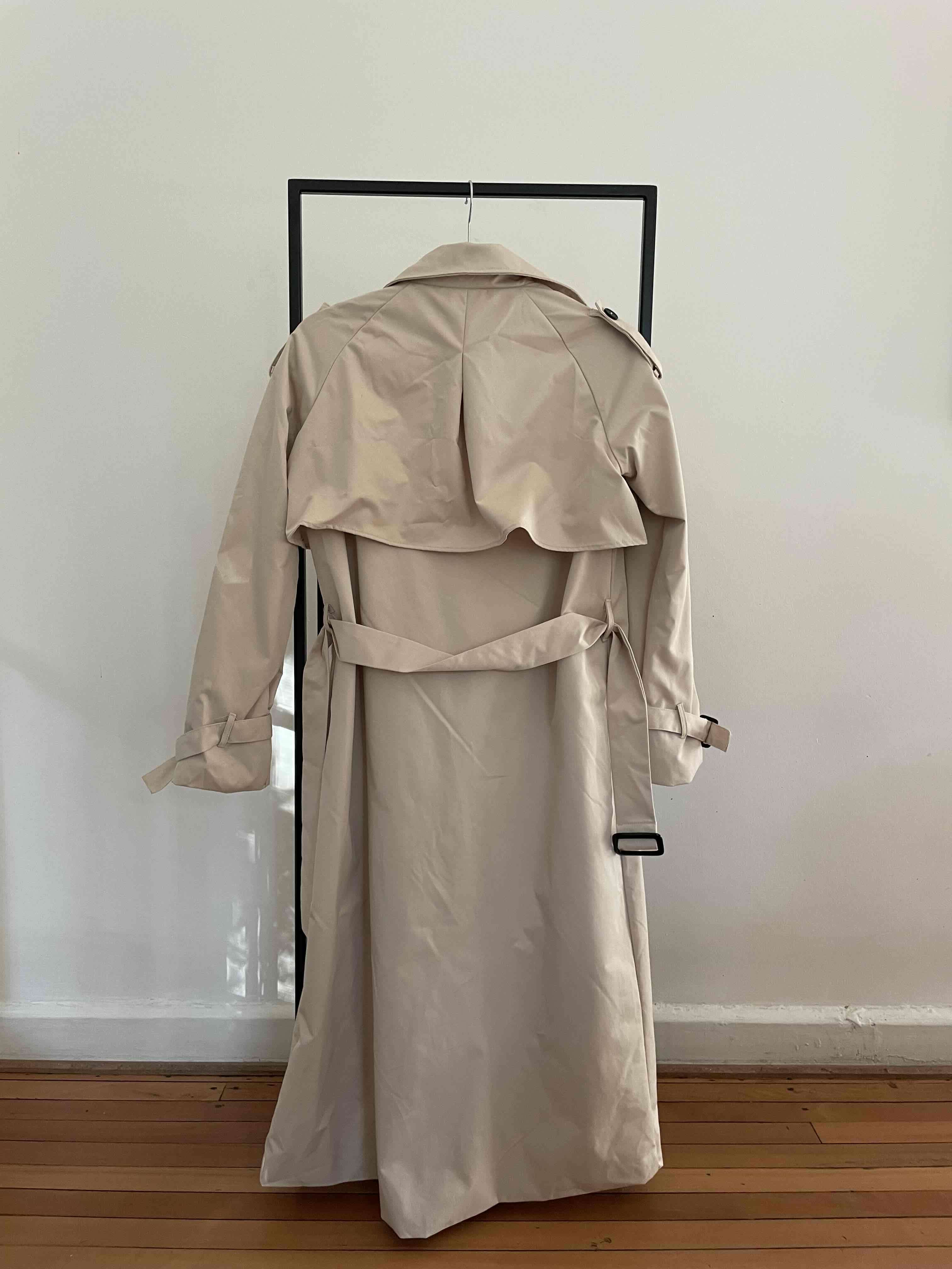 Abrigo trench beige - miniatura 2