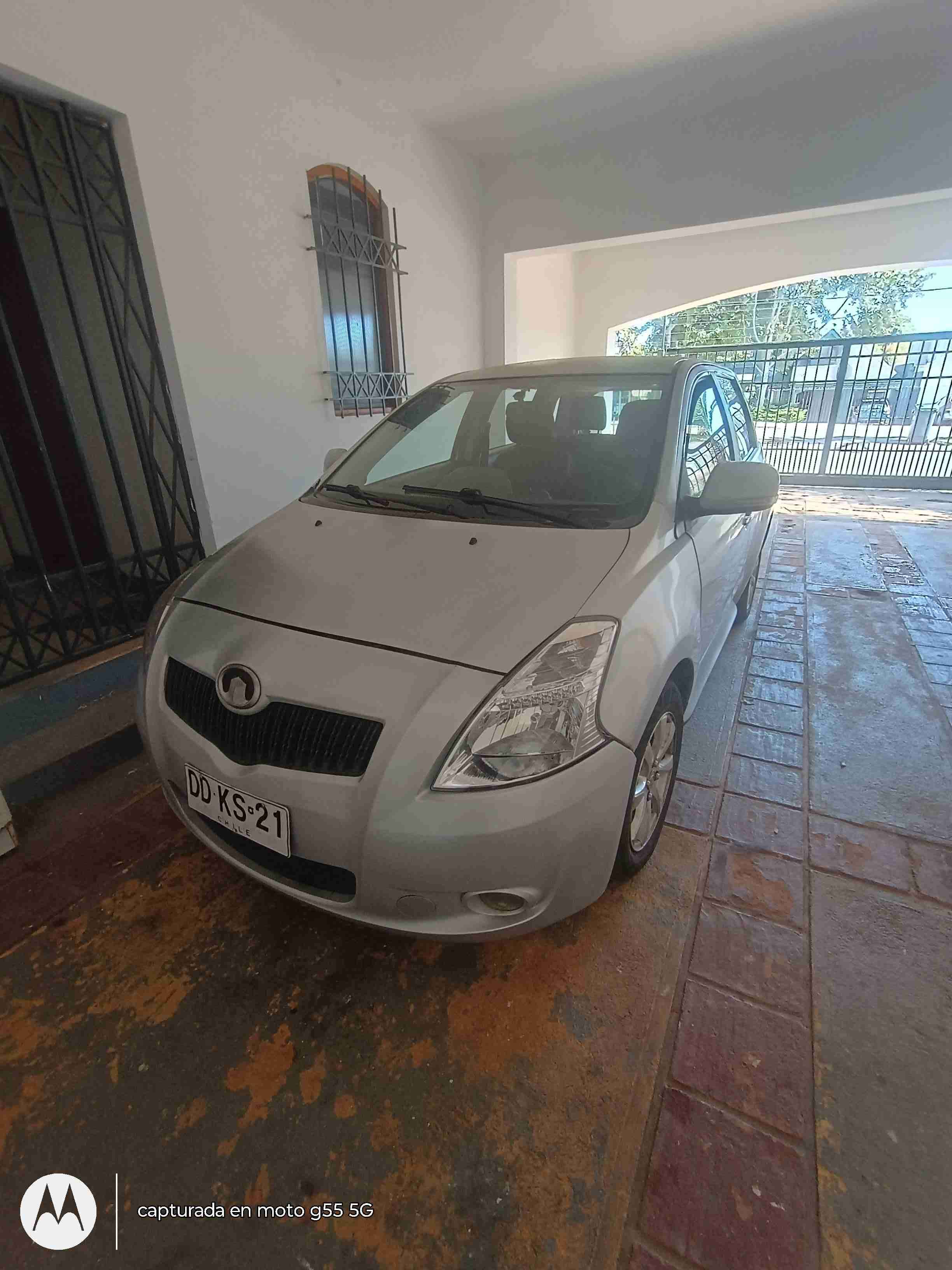 Auto compacto gris - miniatura 3