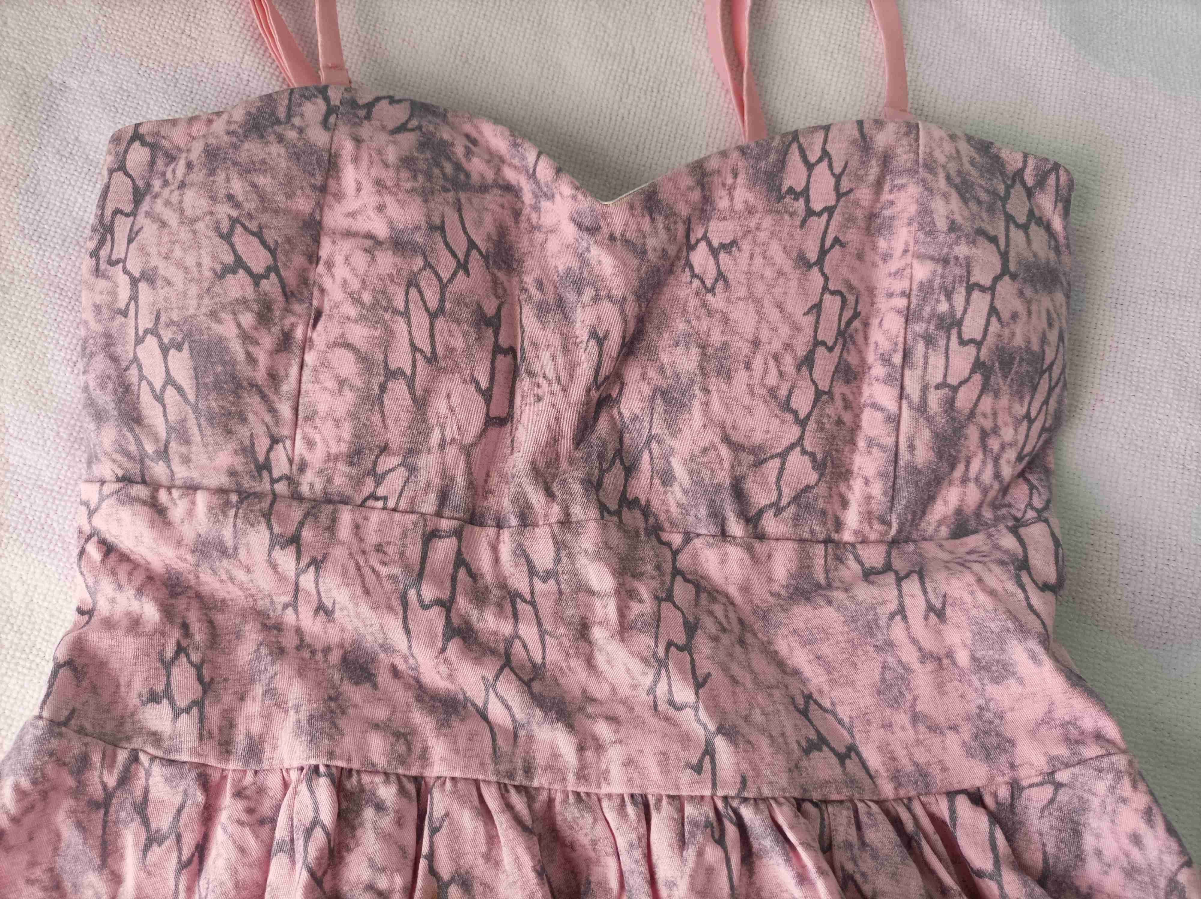 Vestido rosa estampado elegante - miniatura 2