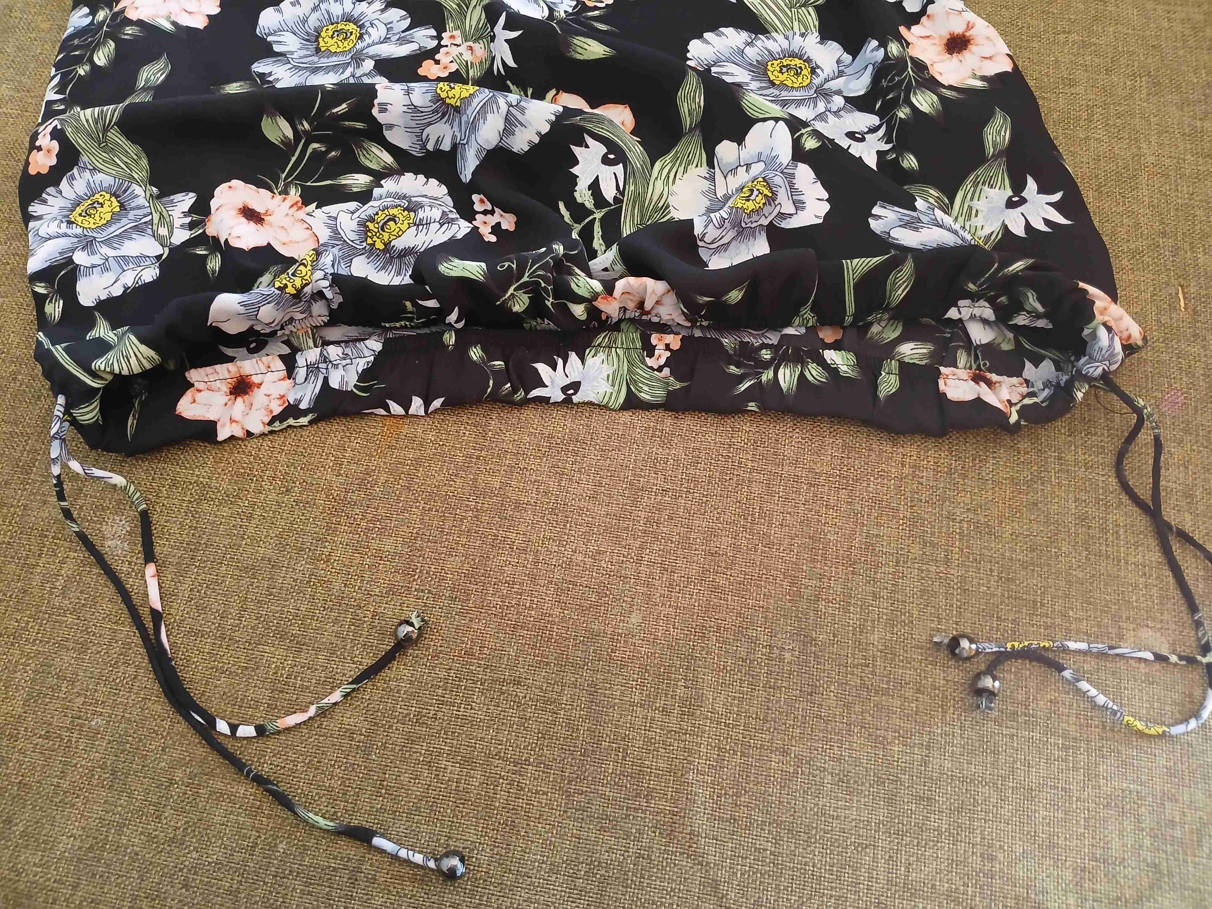 Blusa estampada floral negra - miniatura 5