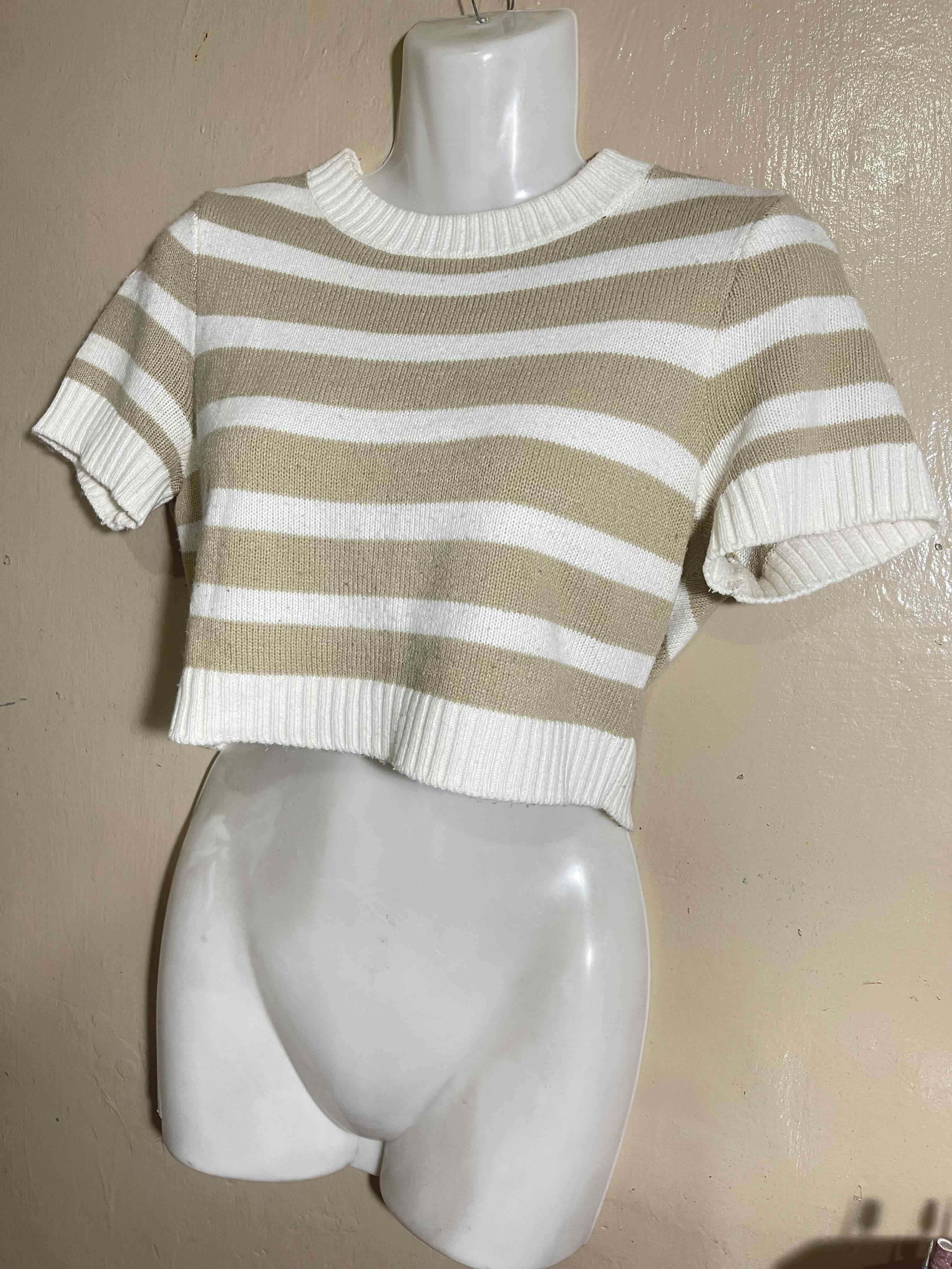 Polera de rayas beige y blanco - miniatura 2