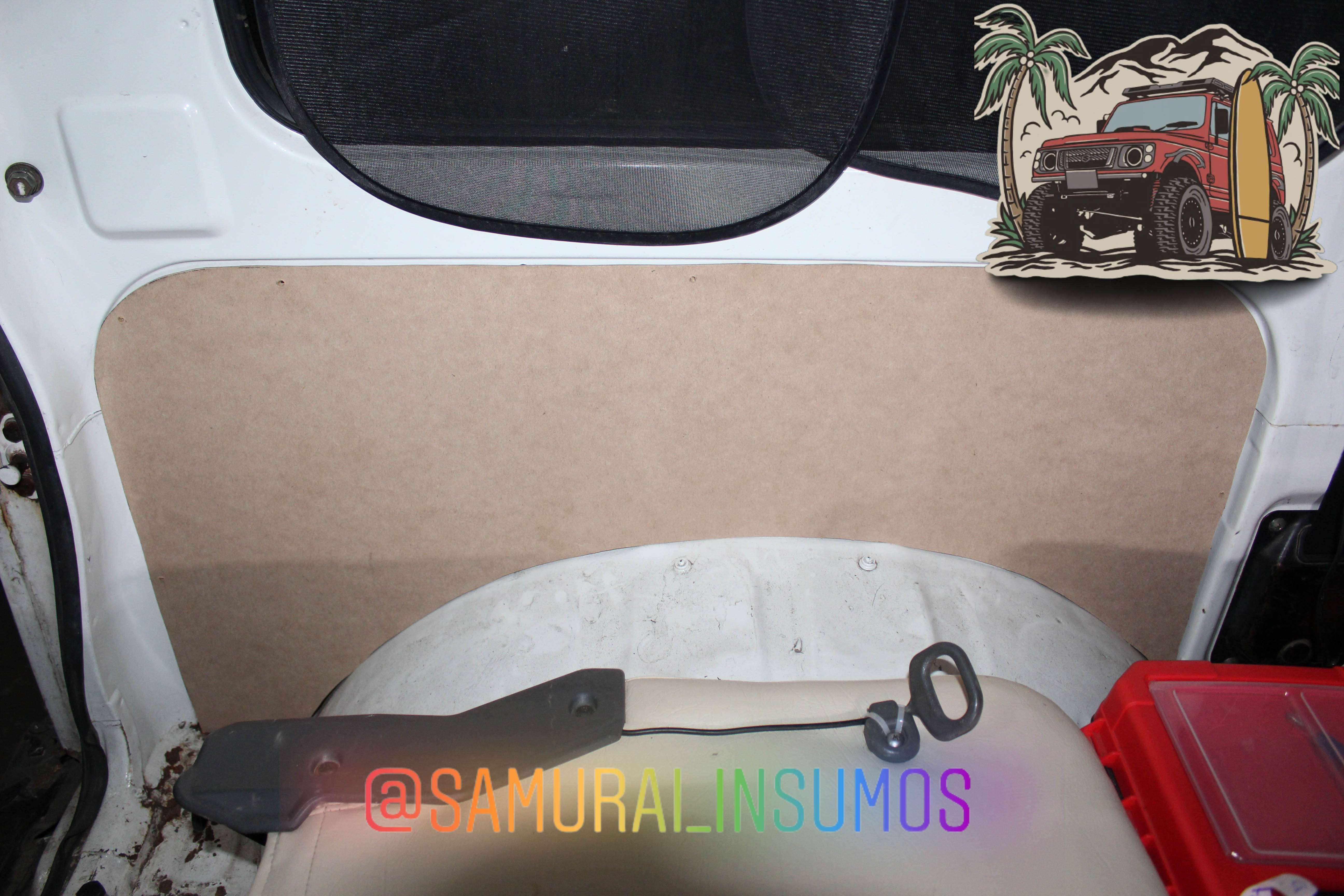 Suzuki Samurai Tapices Traseros Laterales En Bruto - miniatura 2