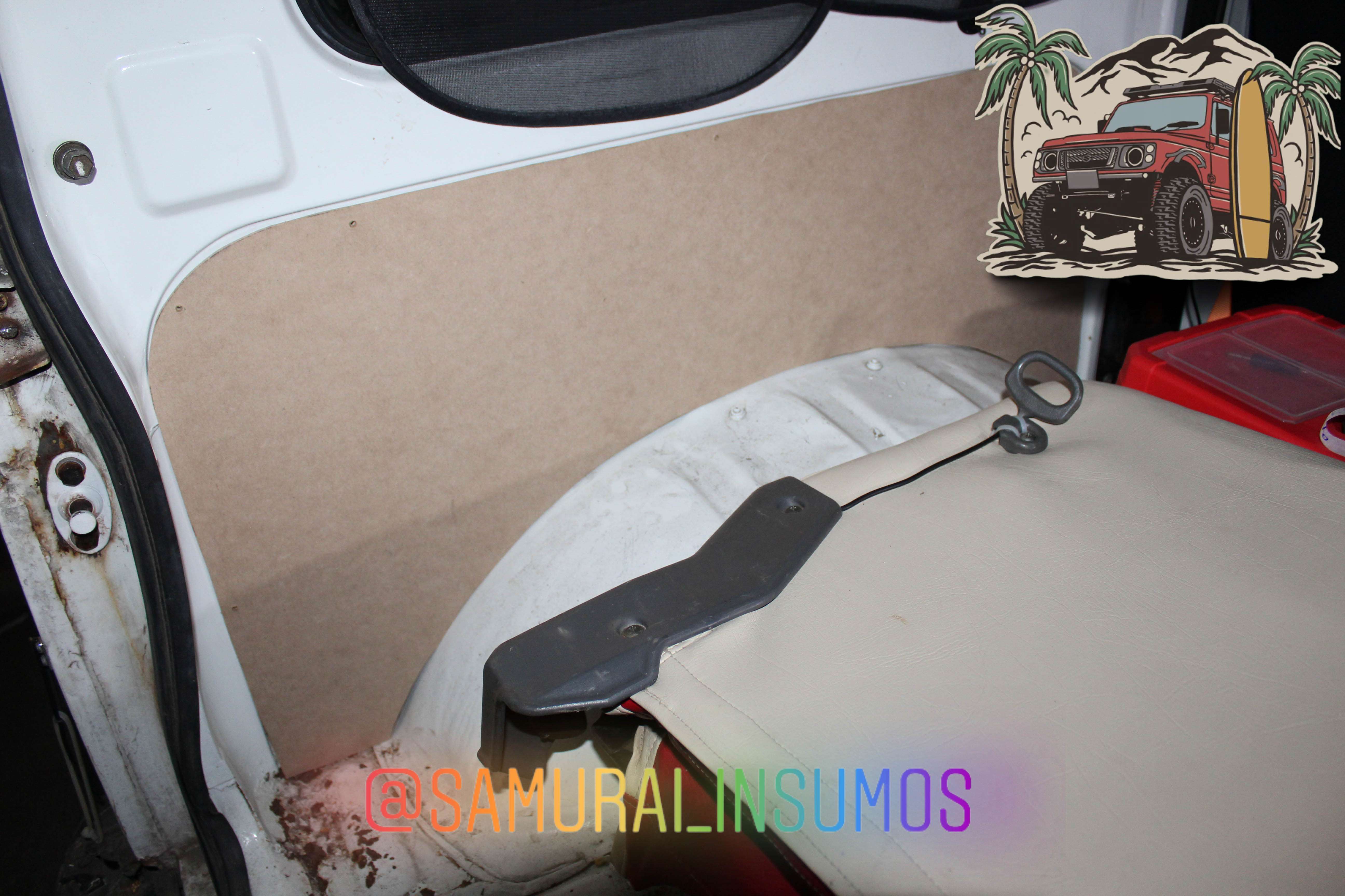 Suzuki Samurai Tapices Traseros Laterales En Bruto - miniatura 4