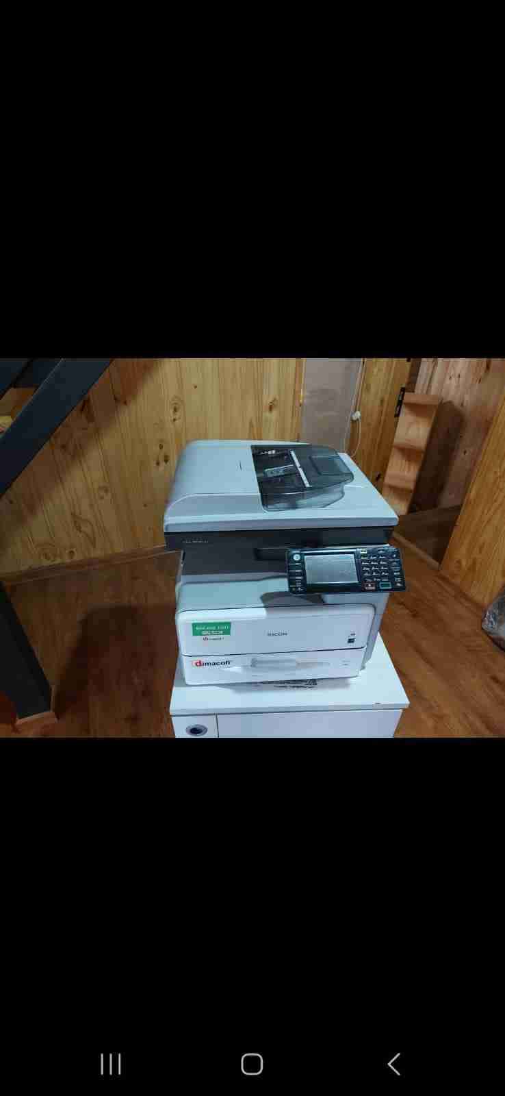 Impresora multifuncional Ricoh usada - miniatura 2