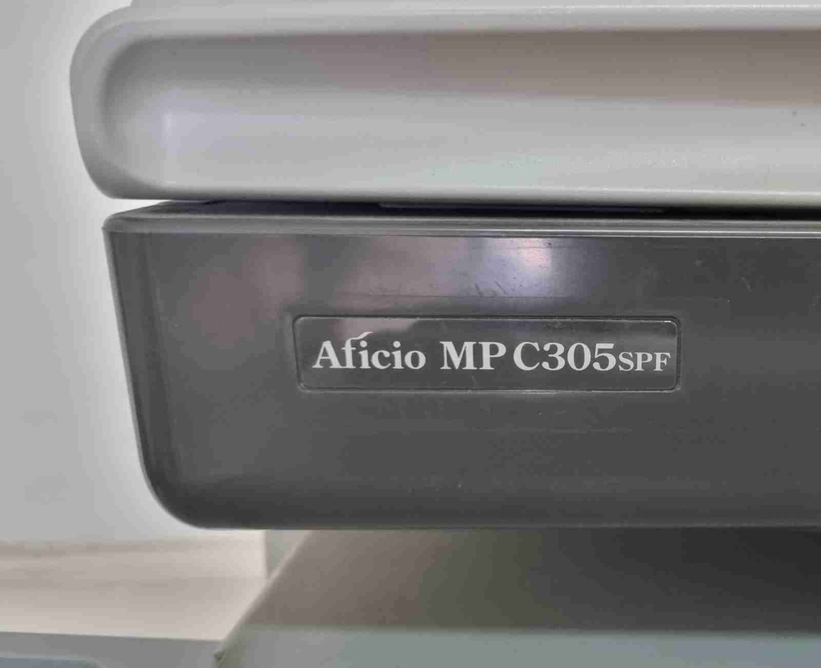 Impresora multifuncional Ricoh usada - miniatura 3