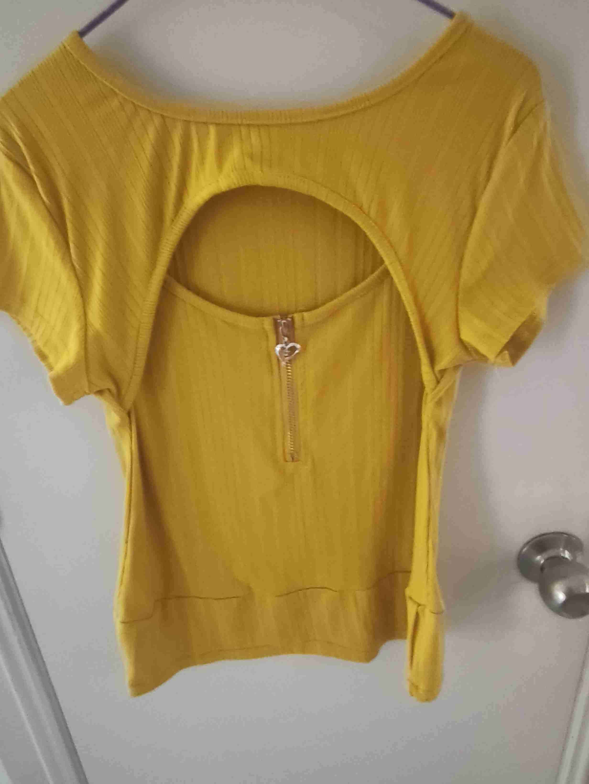 Polera amarilla acanalada - miniatura 2