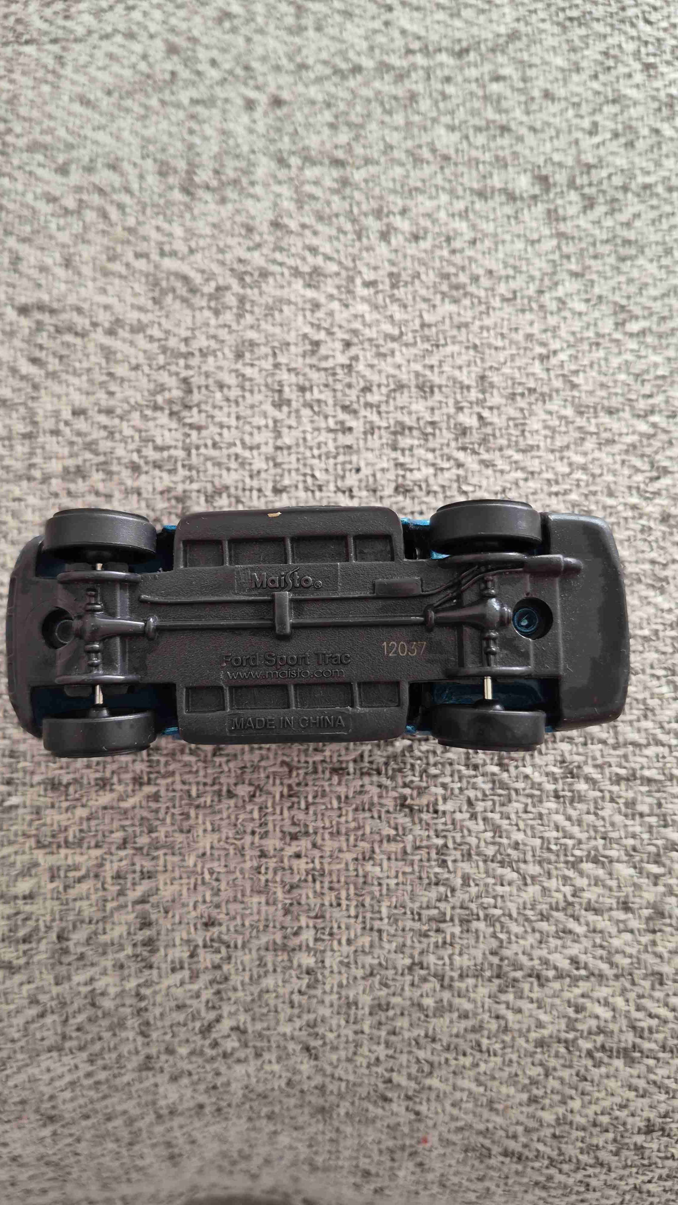 Camioneta de juguete azul - miniatura 2