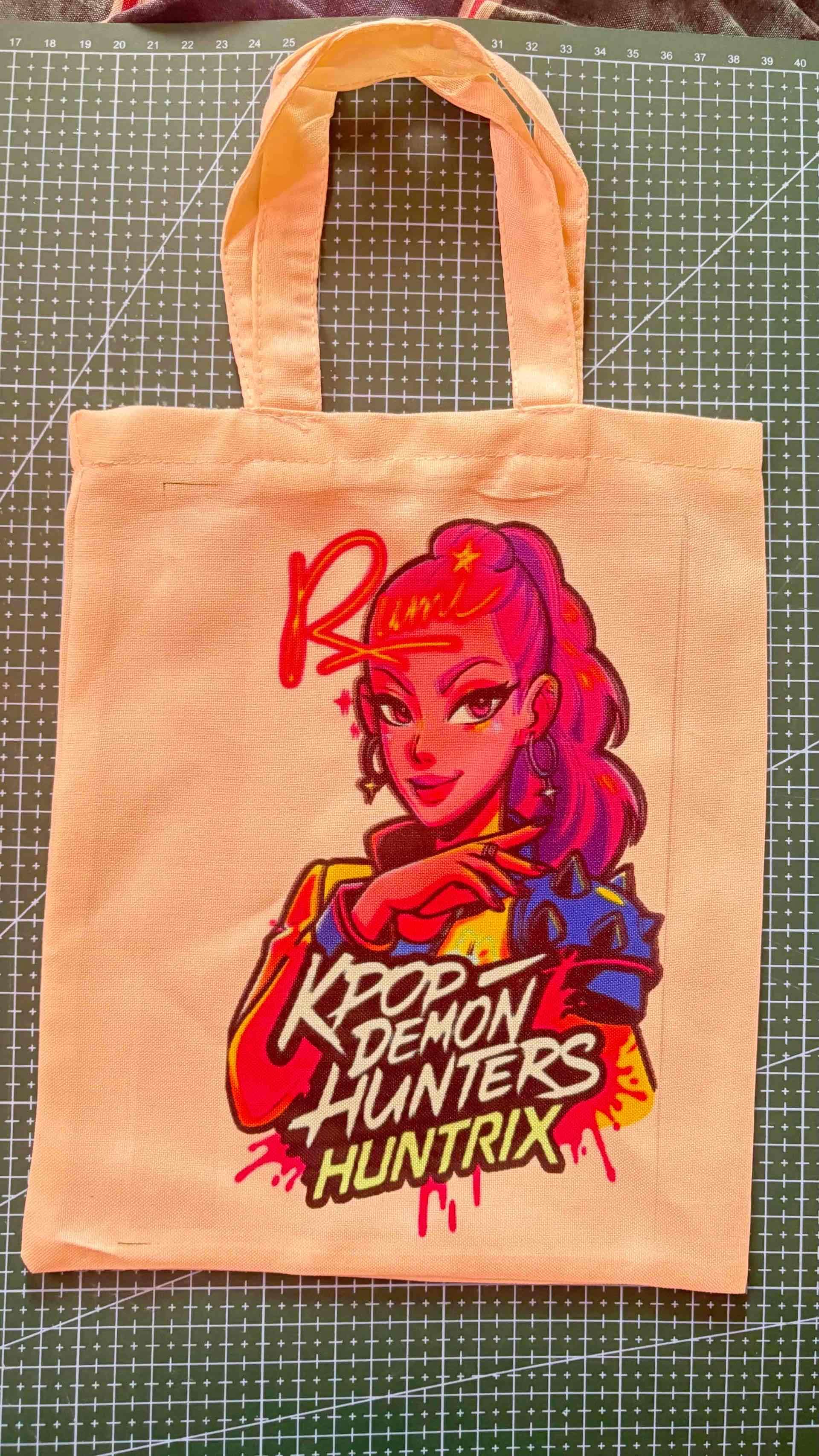 Bolsa tote con diseño animado - miniatura 2