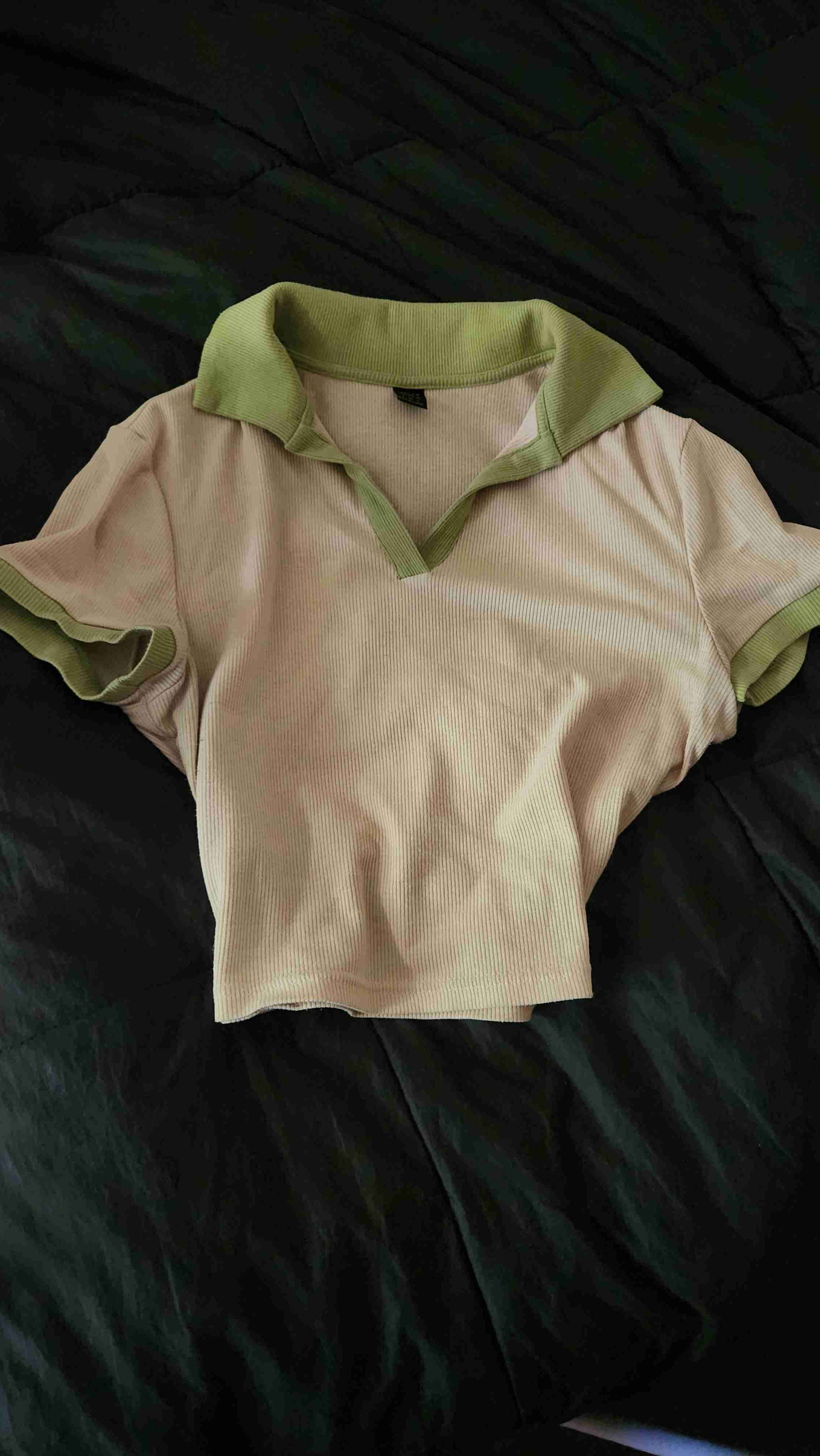 Polera verde con cuello - miniatura 2