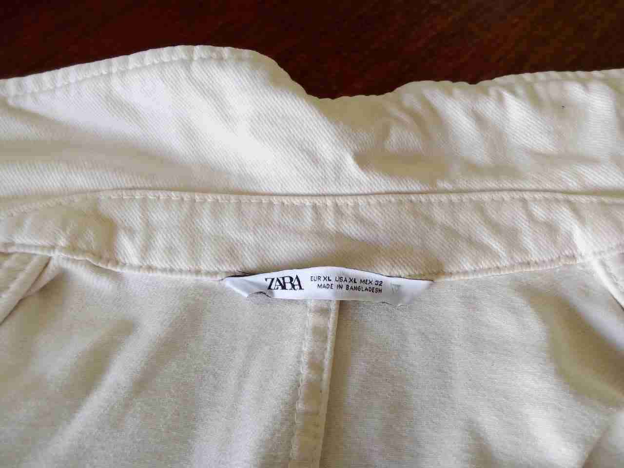 Bluzon blanco  invierno con botones - miniatura 4