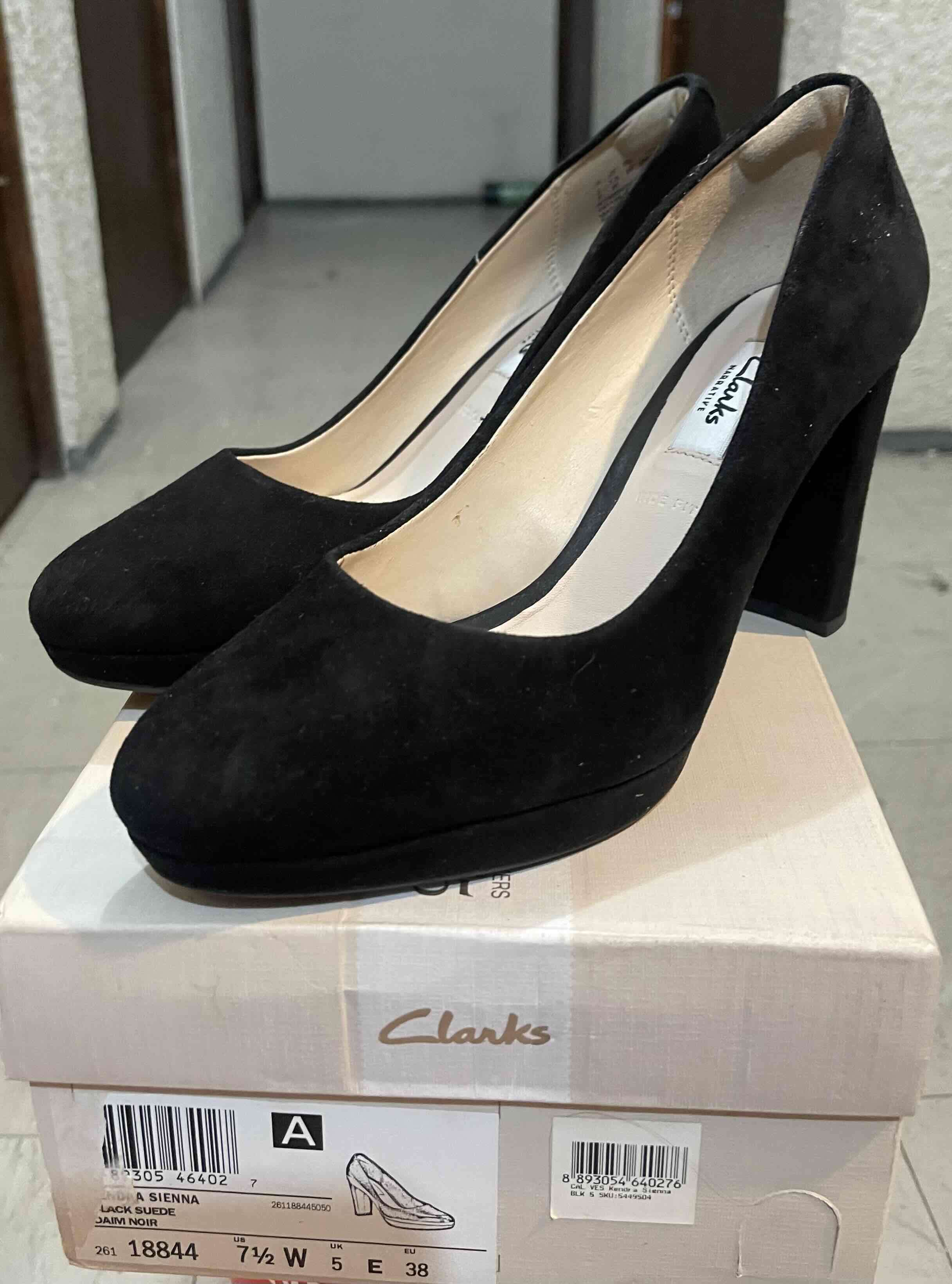 Zapatos de tacón negros Clarks