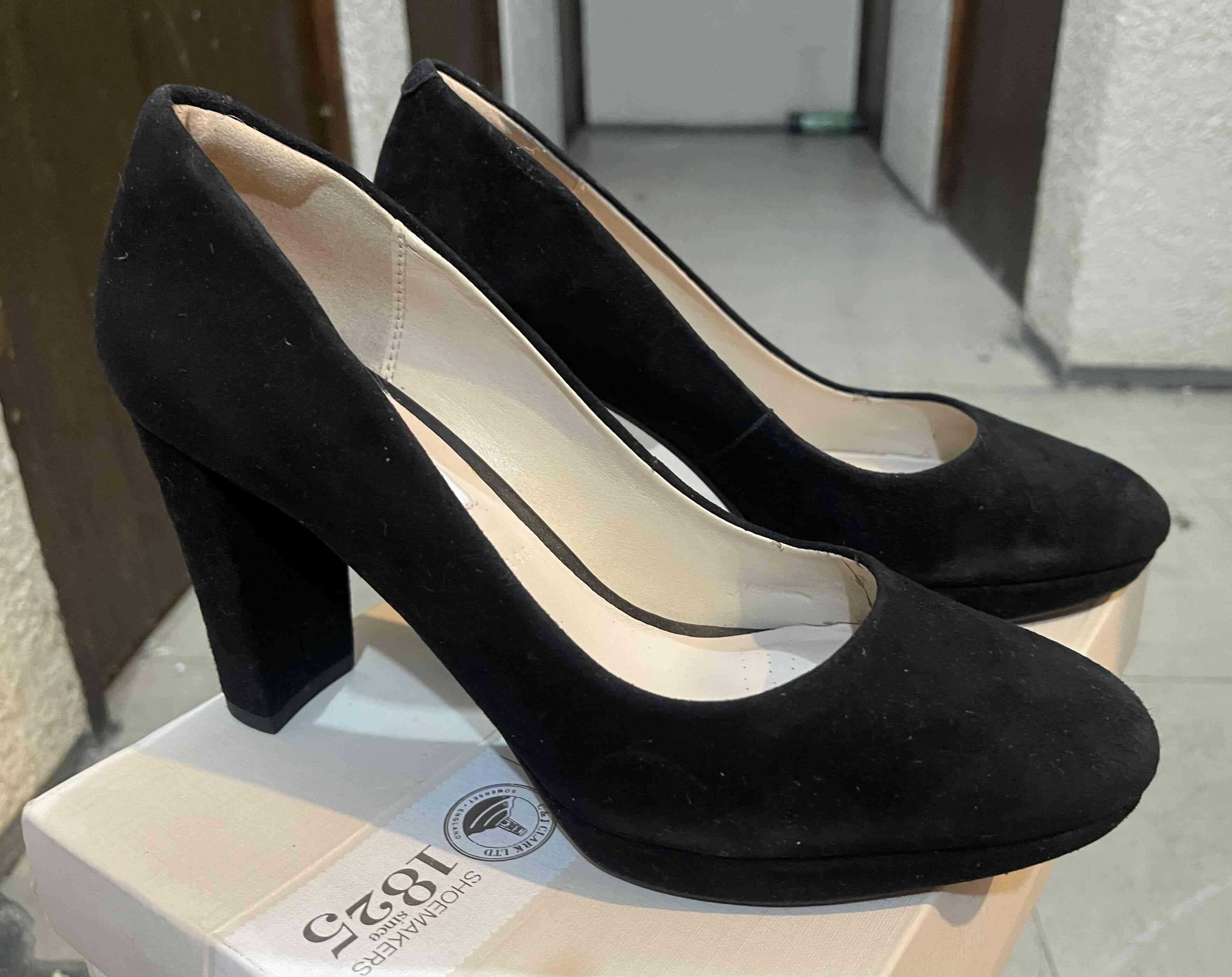 Zapatos de tacón negros Clarks - miniatura 2